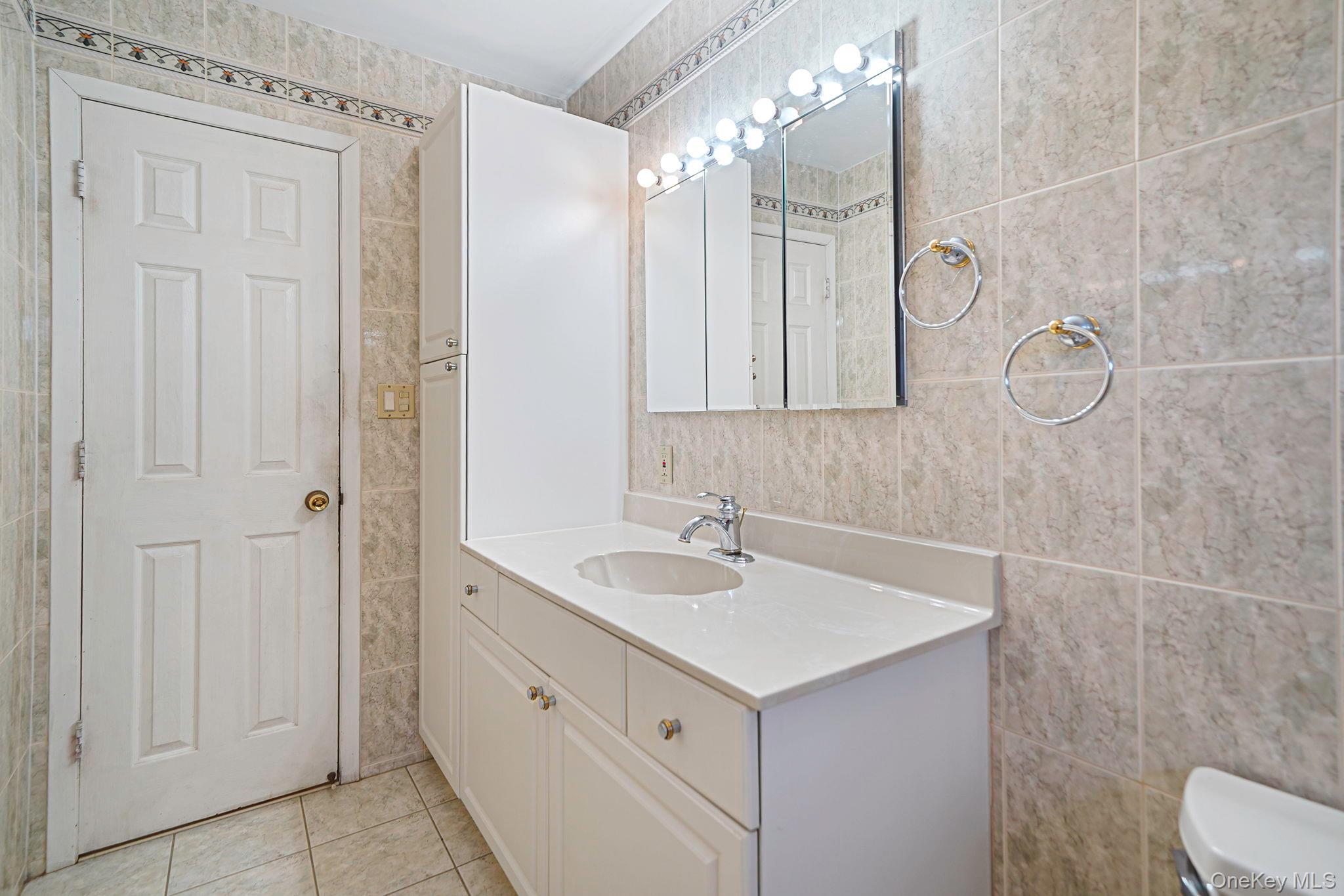 Single Family Wendorf  Suffolk County, NY 11703, MLS-974923-39