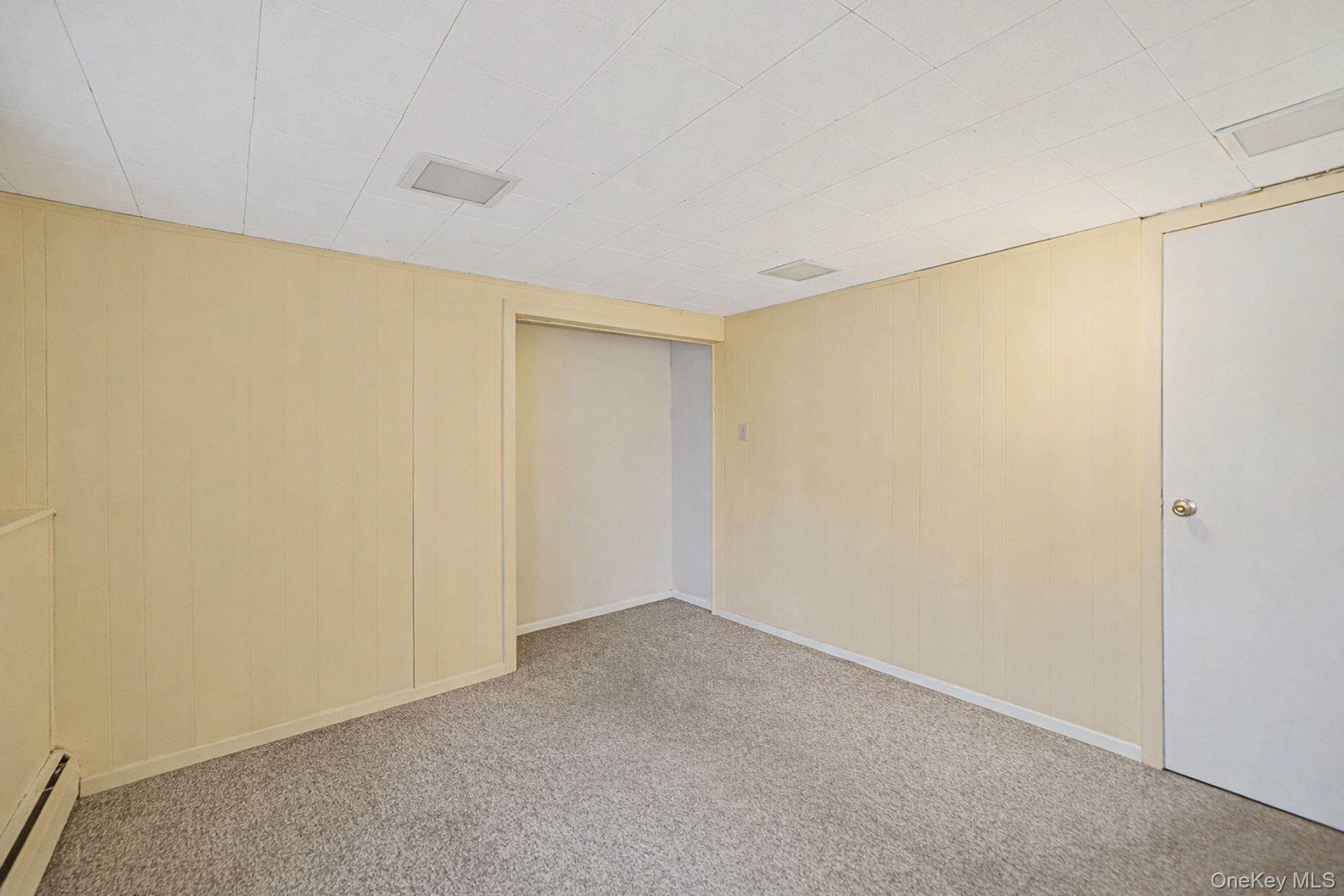 Single Family Wendorf  Suffolk County, NY 11703, MLS-974923-43