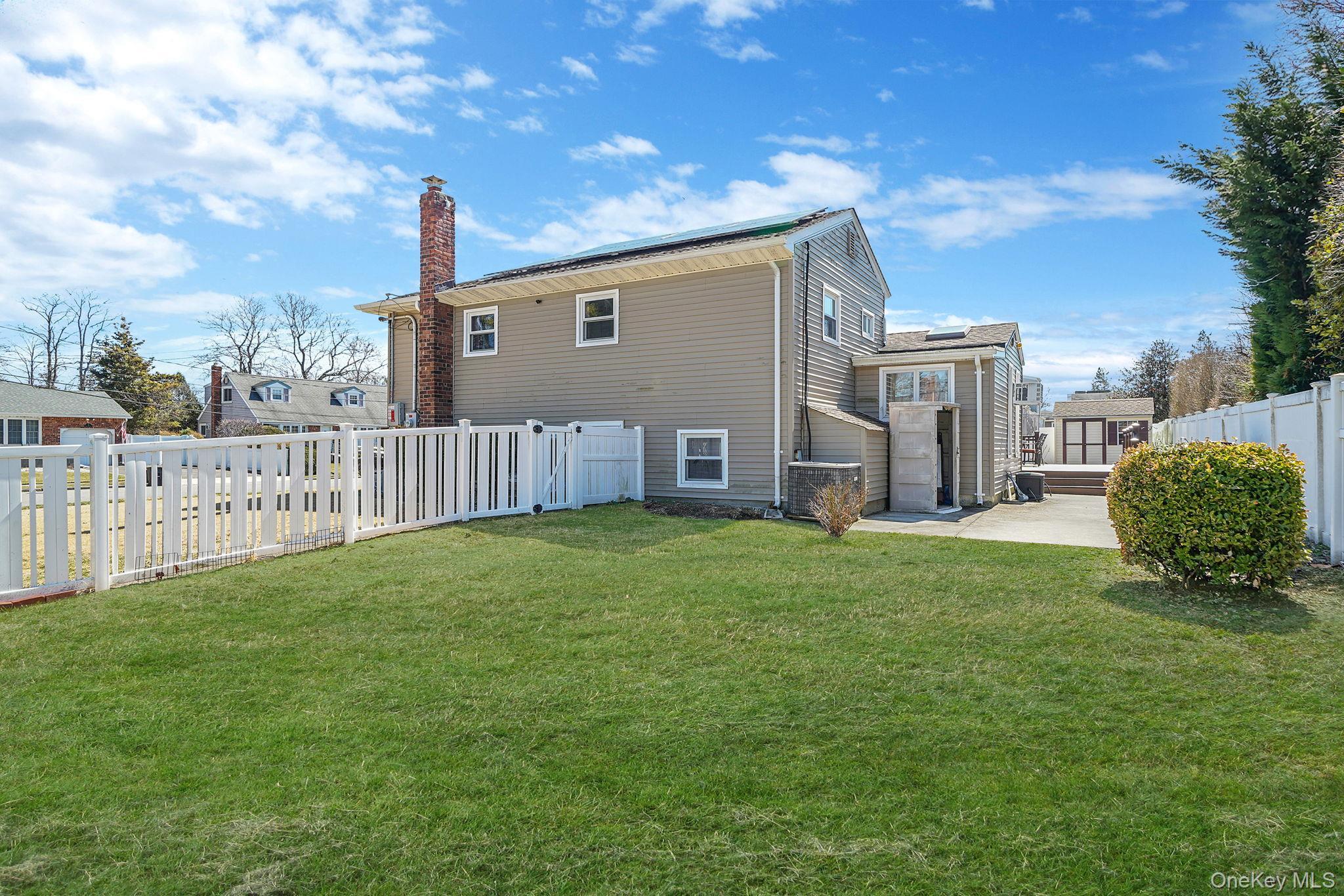 Single Family Wendorf  Suffolk County, NY 11703, MLS-974923-7