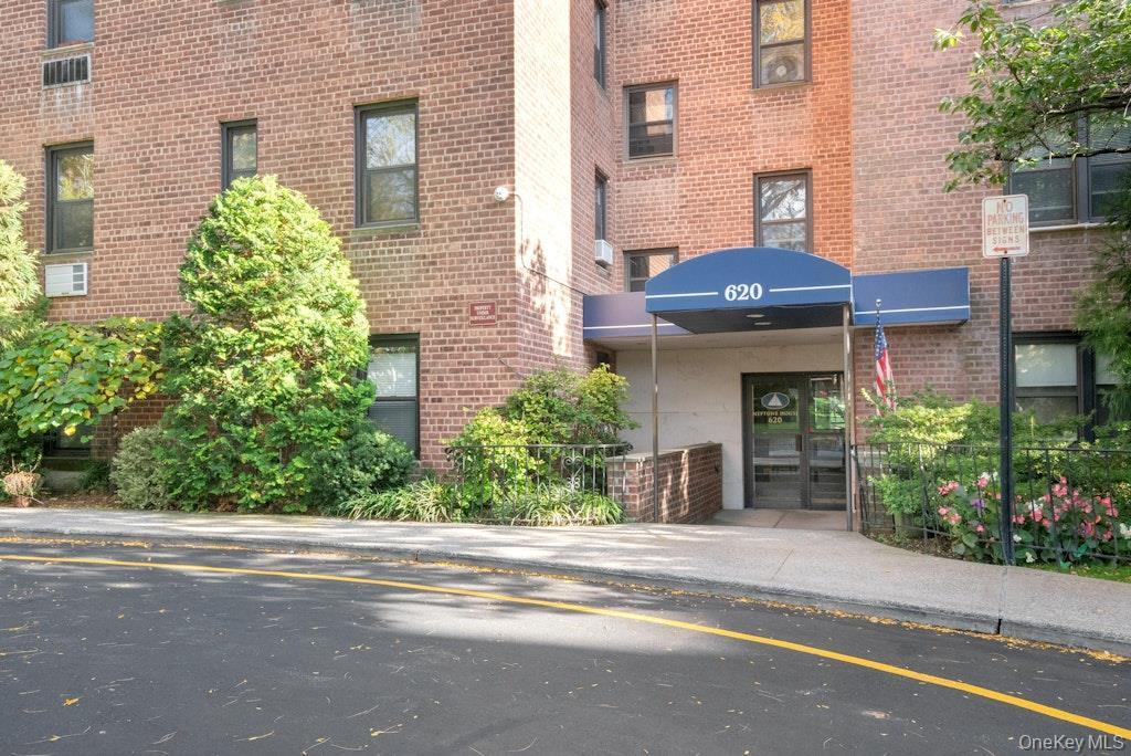 Coop Pelham Westchester County, NY 10805, MLS-974940-3