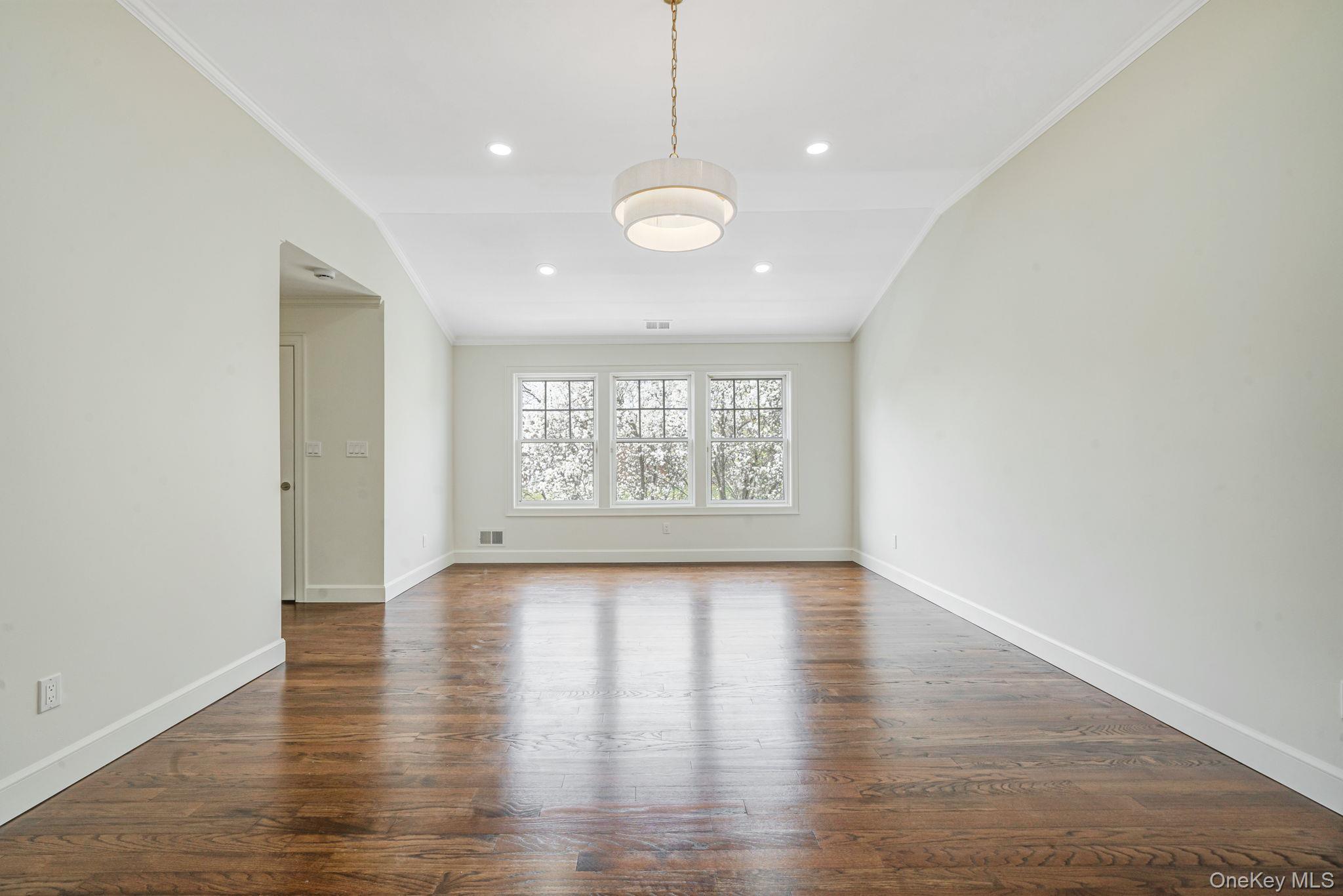 Condo Fairway View  Suffolk County, NY 11725, MLS-974944-22