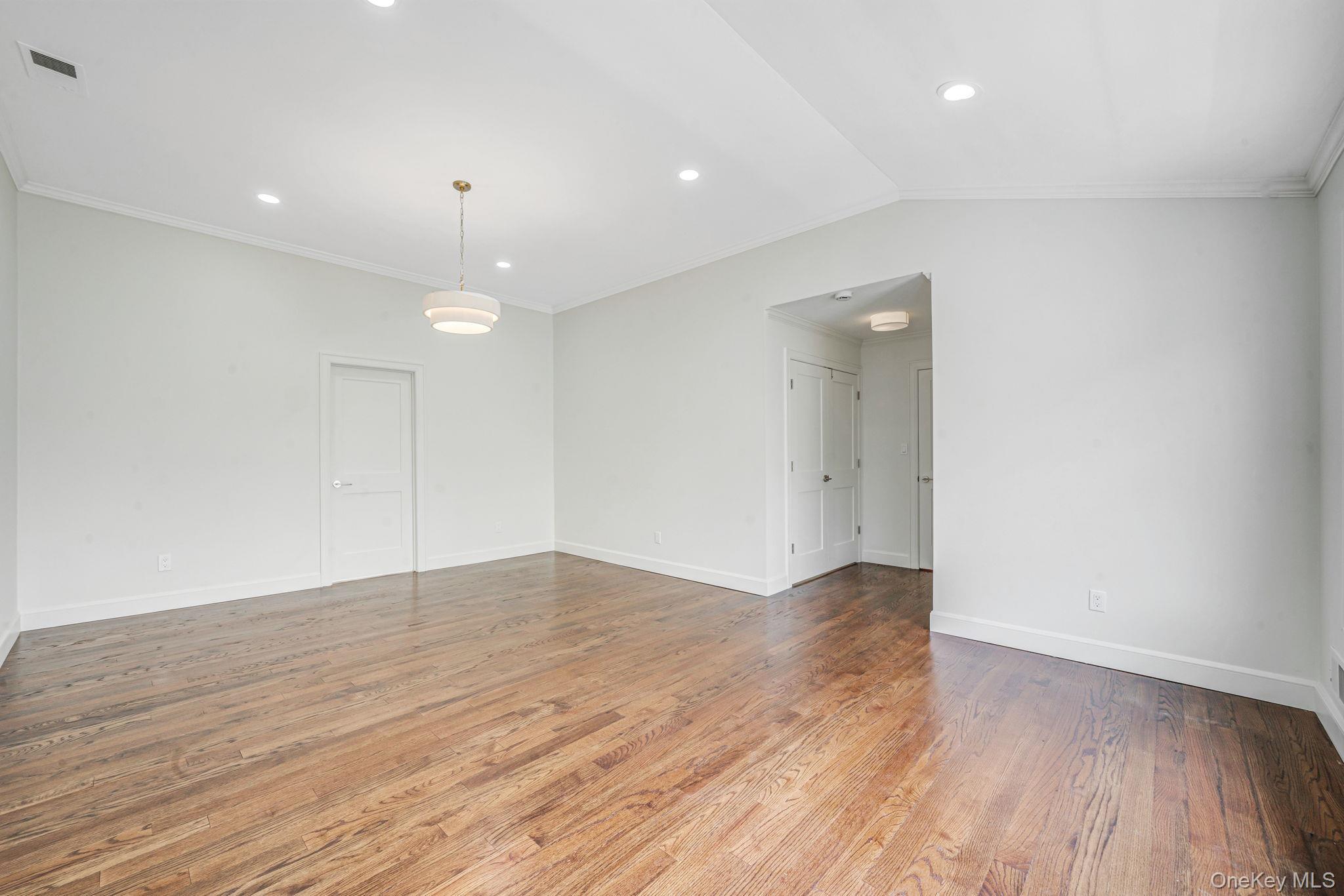 Condo Fairway View  Suffolk County, NY 11725, MLS-974944-23