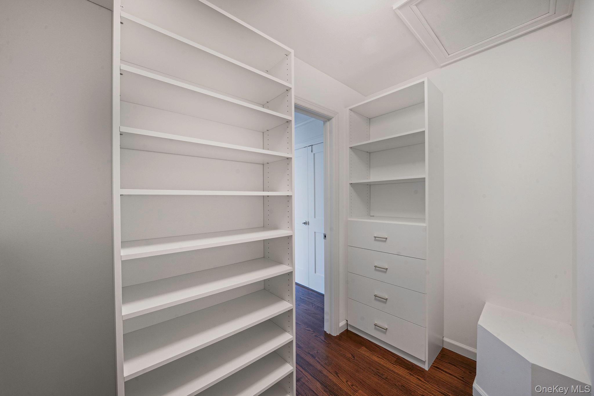 Condo Fairway View  Suffolk County, NY 11725, MLS-974944-25