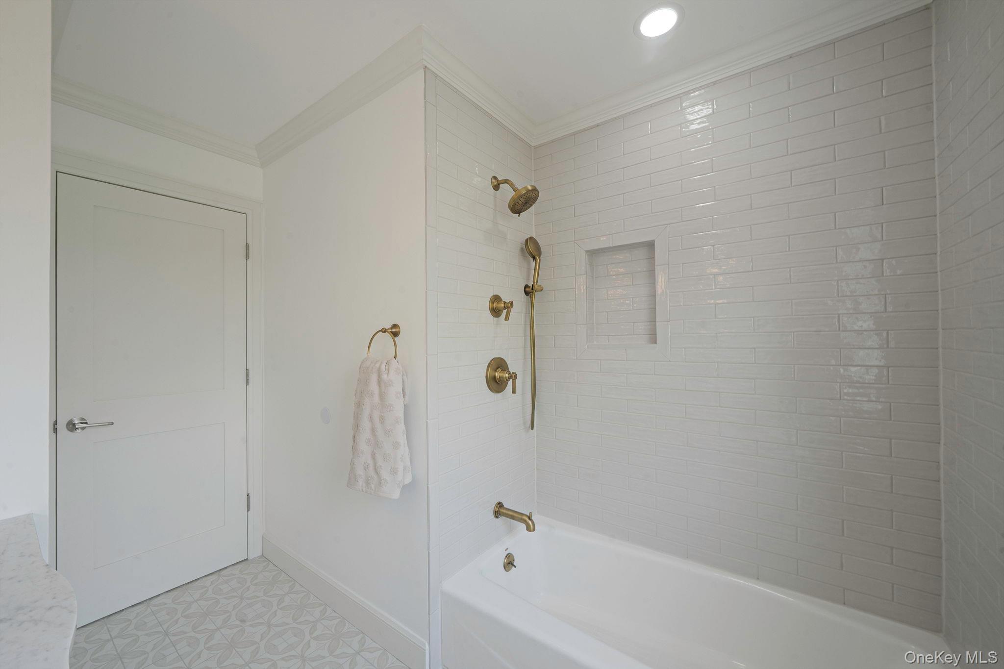 Condo Fairway View  Suffolk County, NY 11725, MLS-974944-34