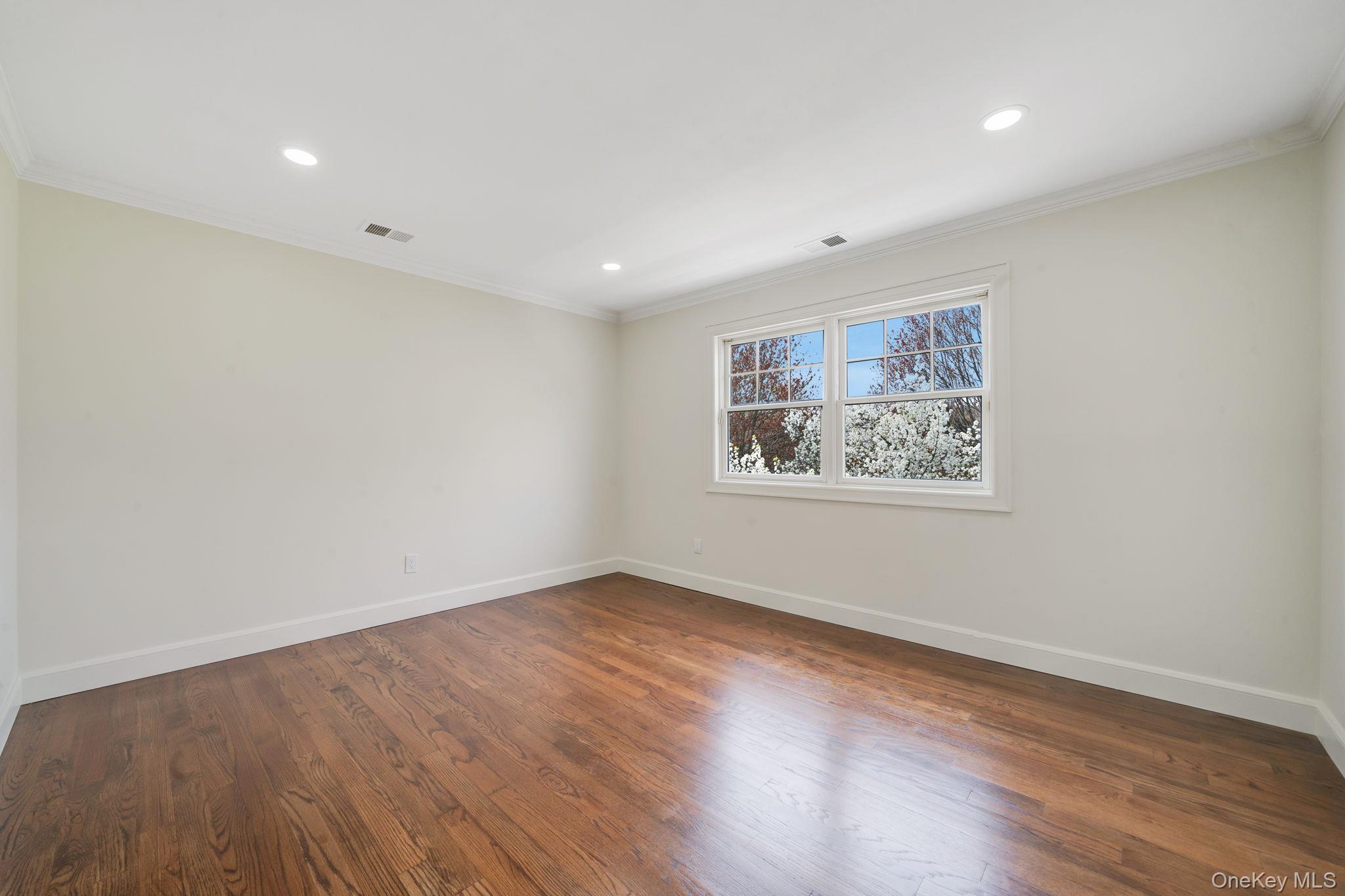 Condo Fairway View  Suffolk County, NY 11725, MLS-974944-35