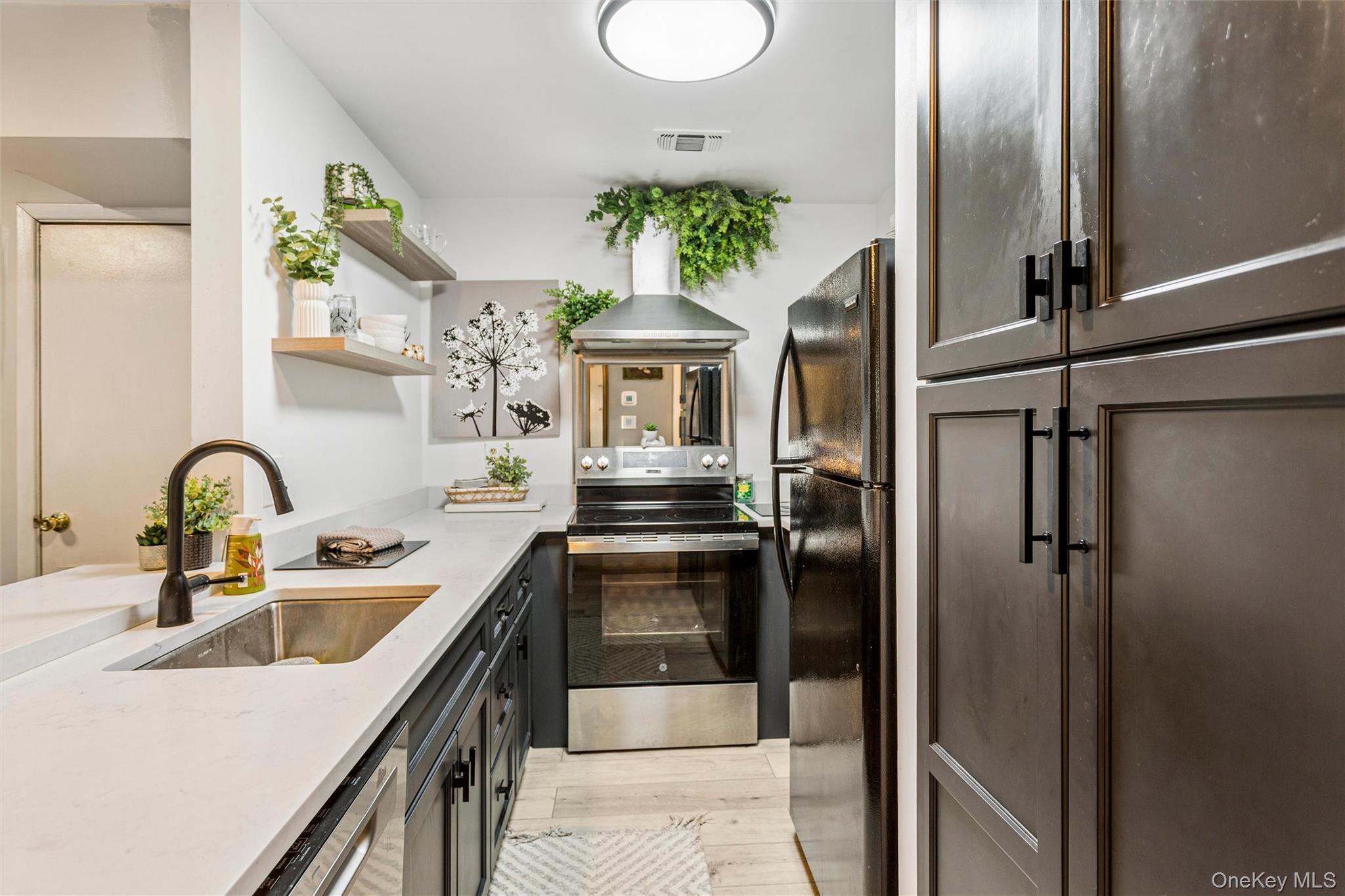 Condo Shore Nassau County, NY 11561, MLS-974950-10