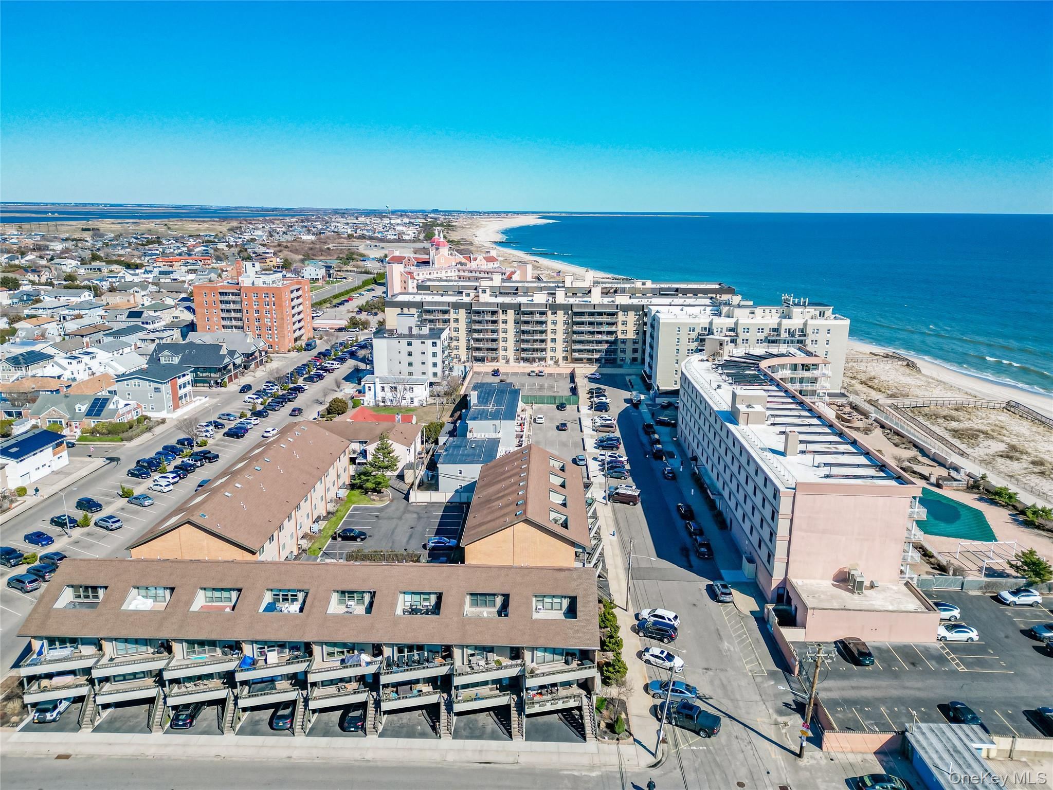 Condo Shore Nassau County, NY 11561, MLS-974950-25