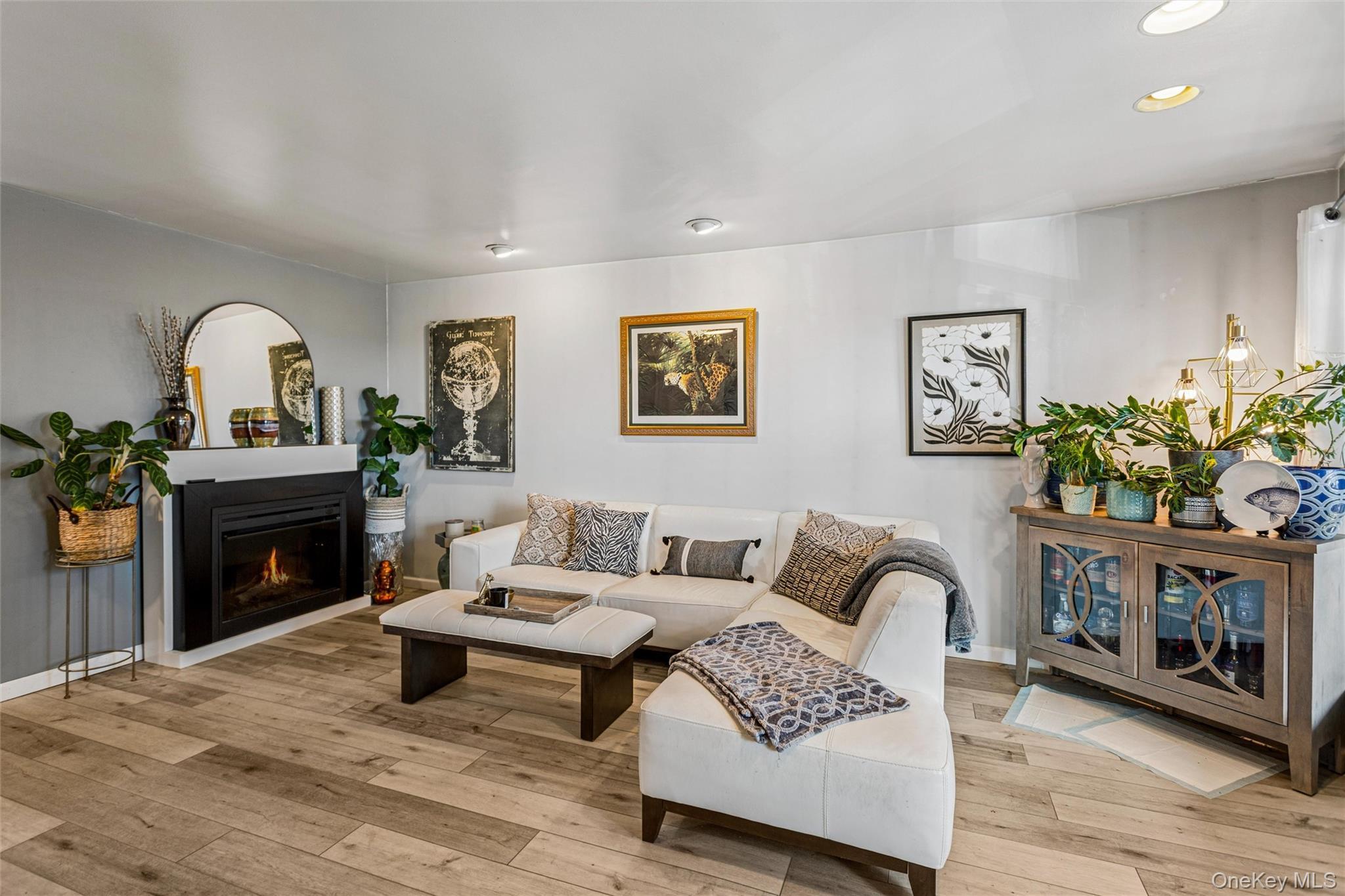 Condo Shore Nassau County, NY 11561, MLS-974950-3