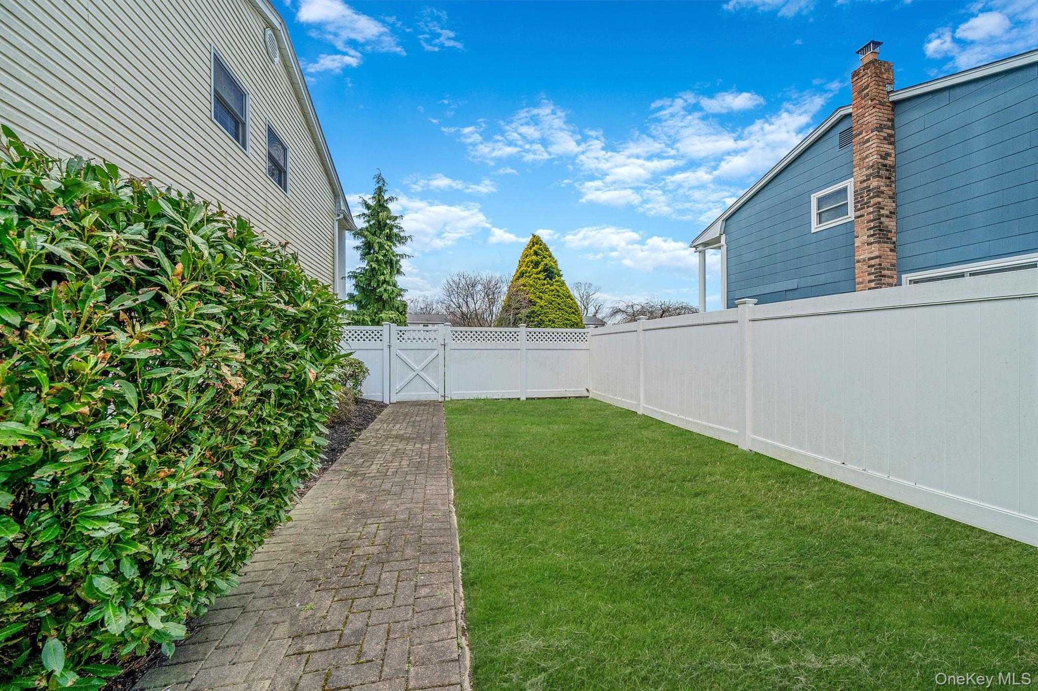 Single Family Wedgewood  Suffolk County, NY 11788, MLS-974952-13