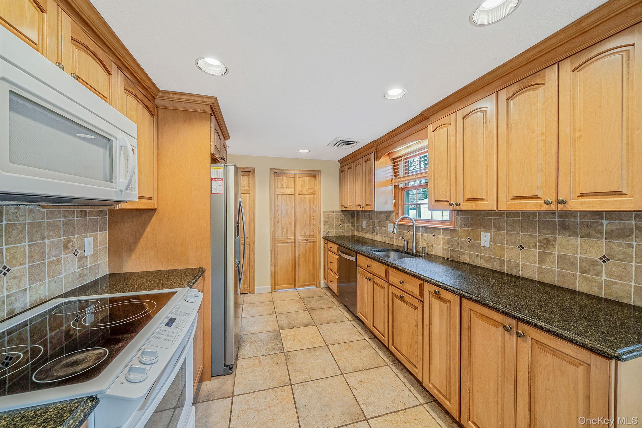 Single Family Wedgewood  Suffolk County, NY 11788, MLS-974952-22