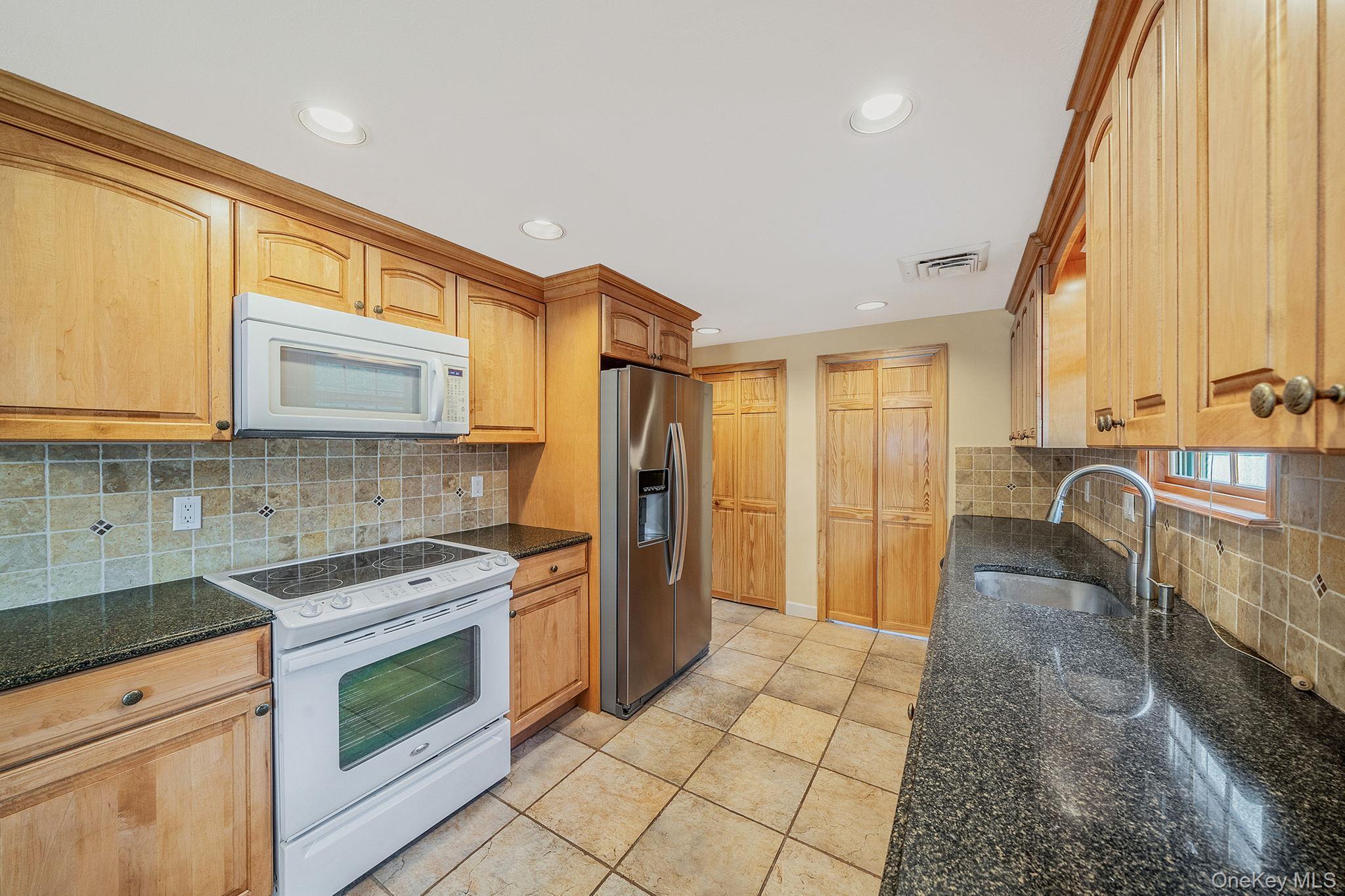 Single Family Wedgewood  Suffolk County, NY 11788, MLS-974952-23