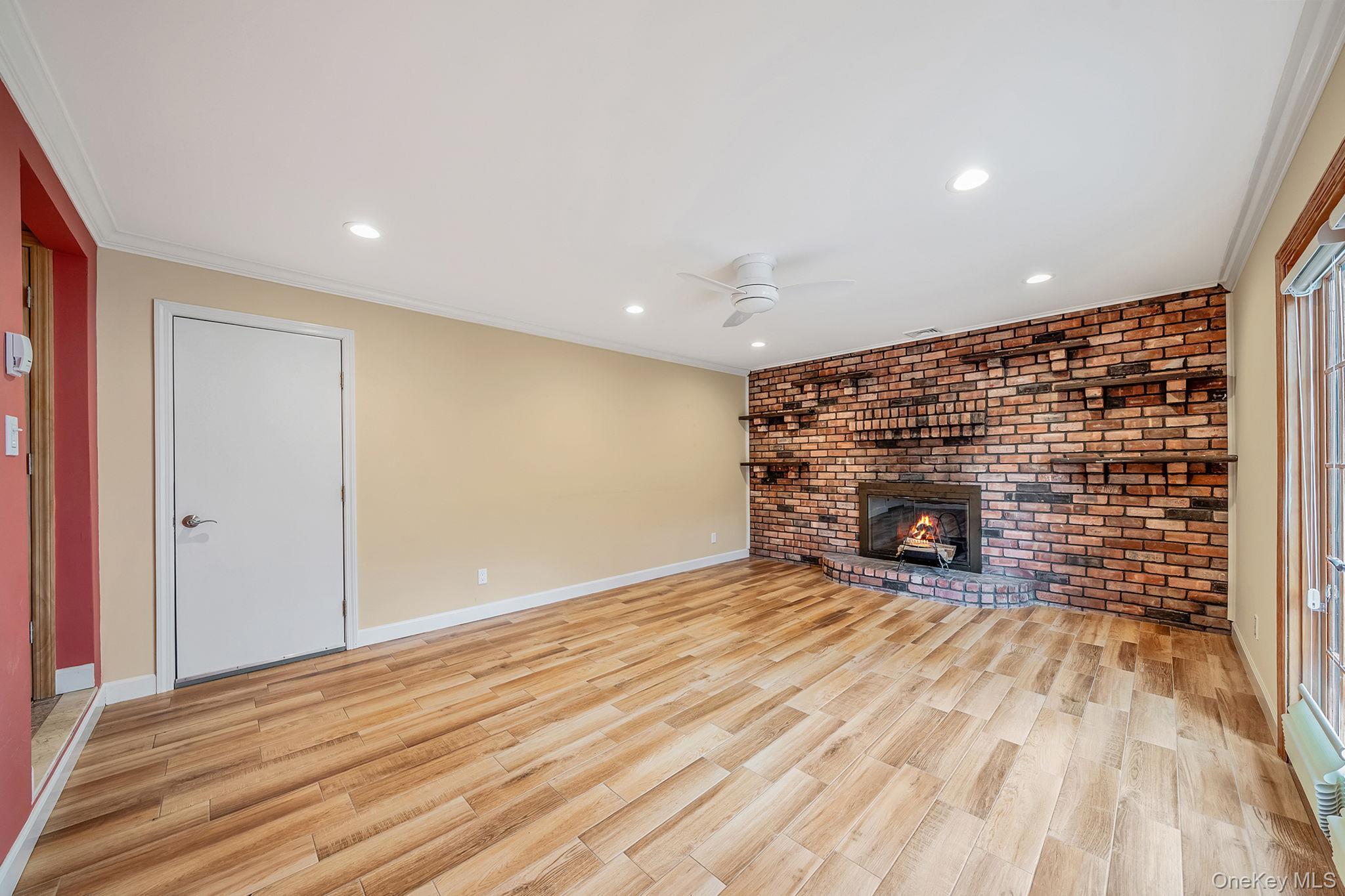 Single Family Wedgewood  Suffolk County, NY 11788, MLS-974952-33