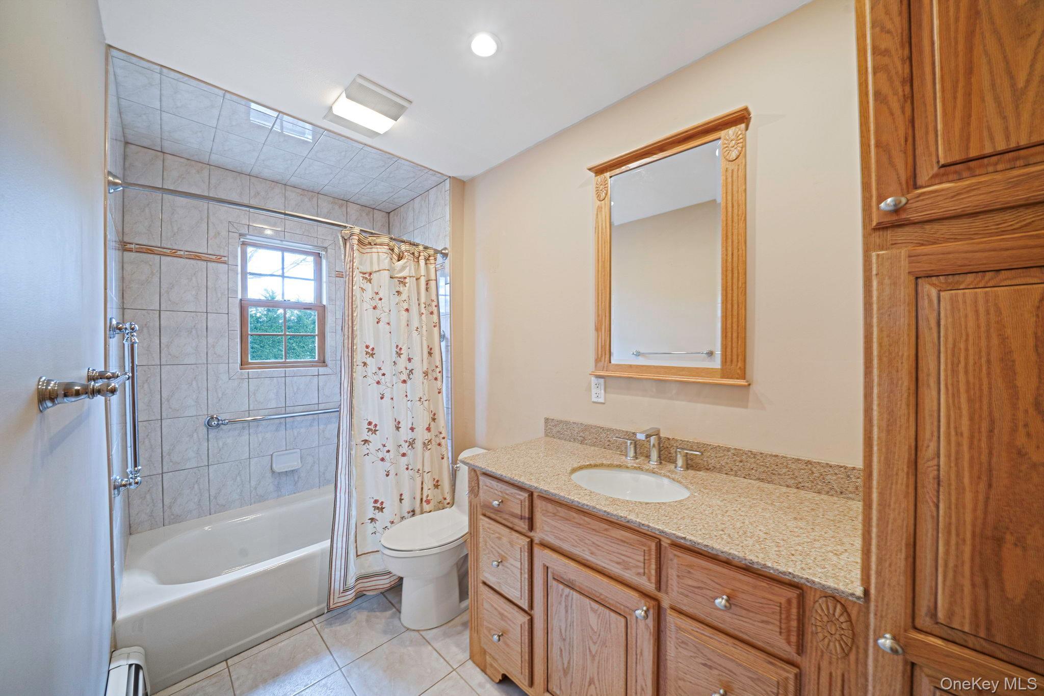 Single Family Wedgewood  Suffolk County, NY 11788, MLS-974952-37