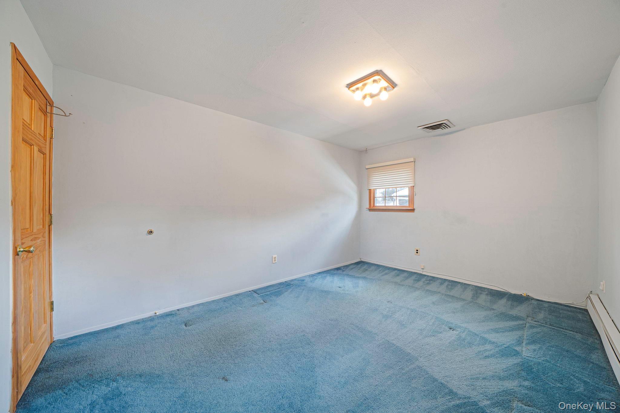 Single Family Wedgewood  Suffolk County, NY 11788, MLS-974952-40