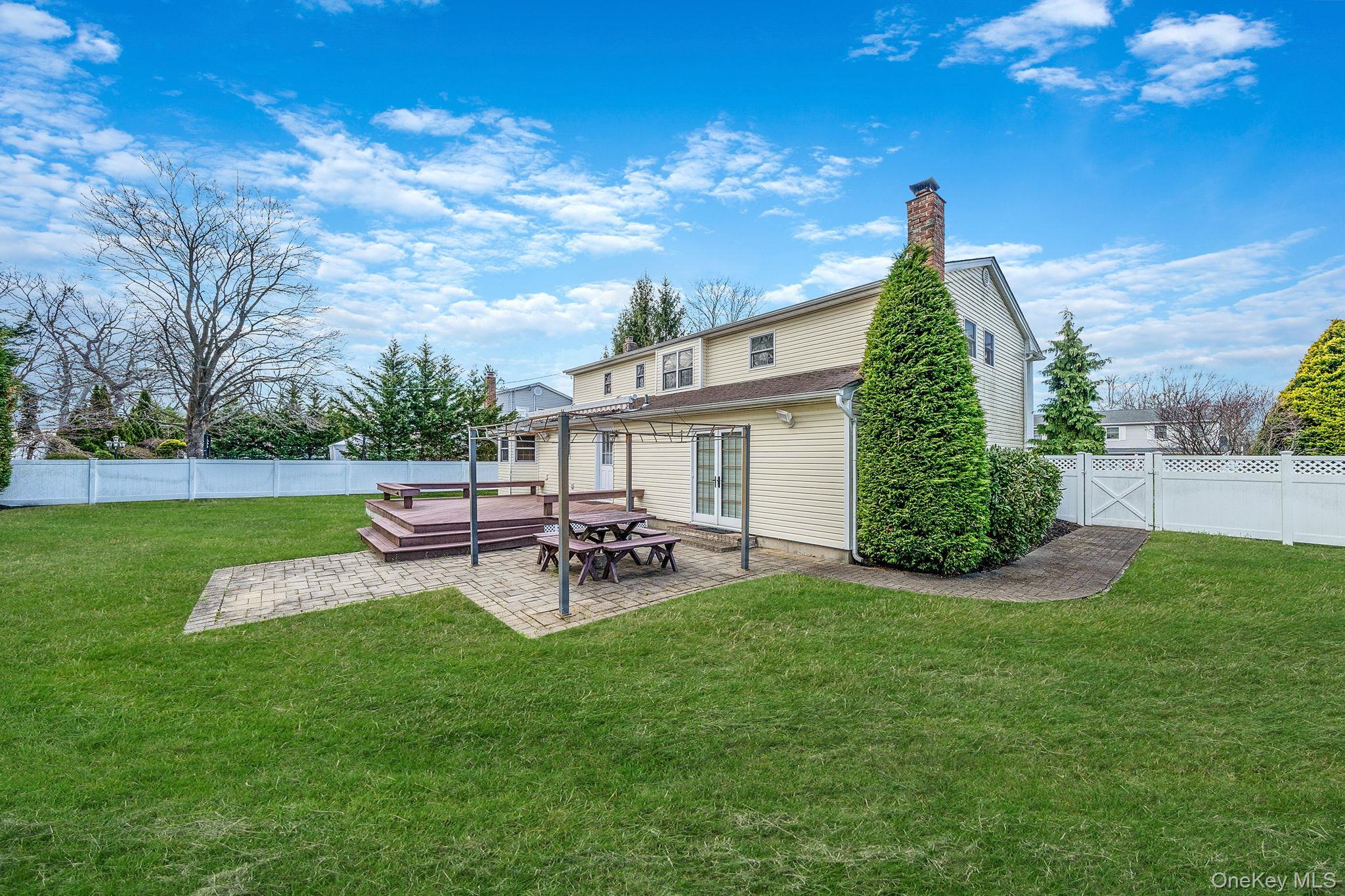 Single Family Wedgewood  Suffolk County, NY 11788, MLS-974952-5