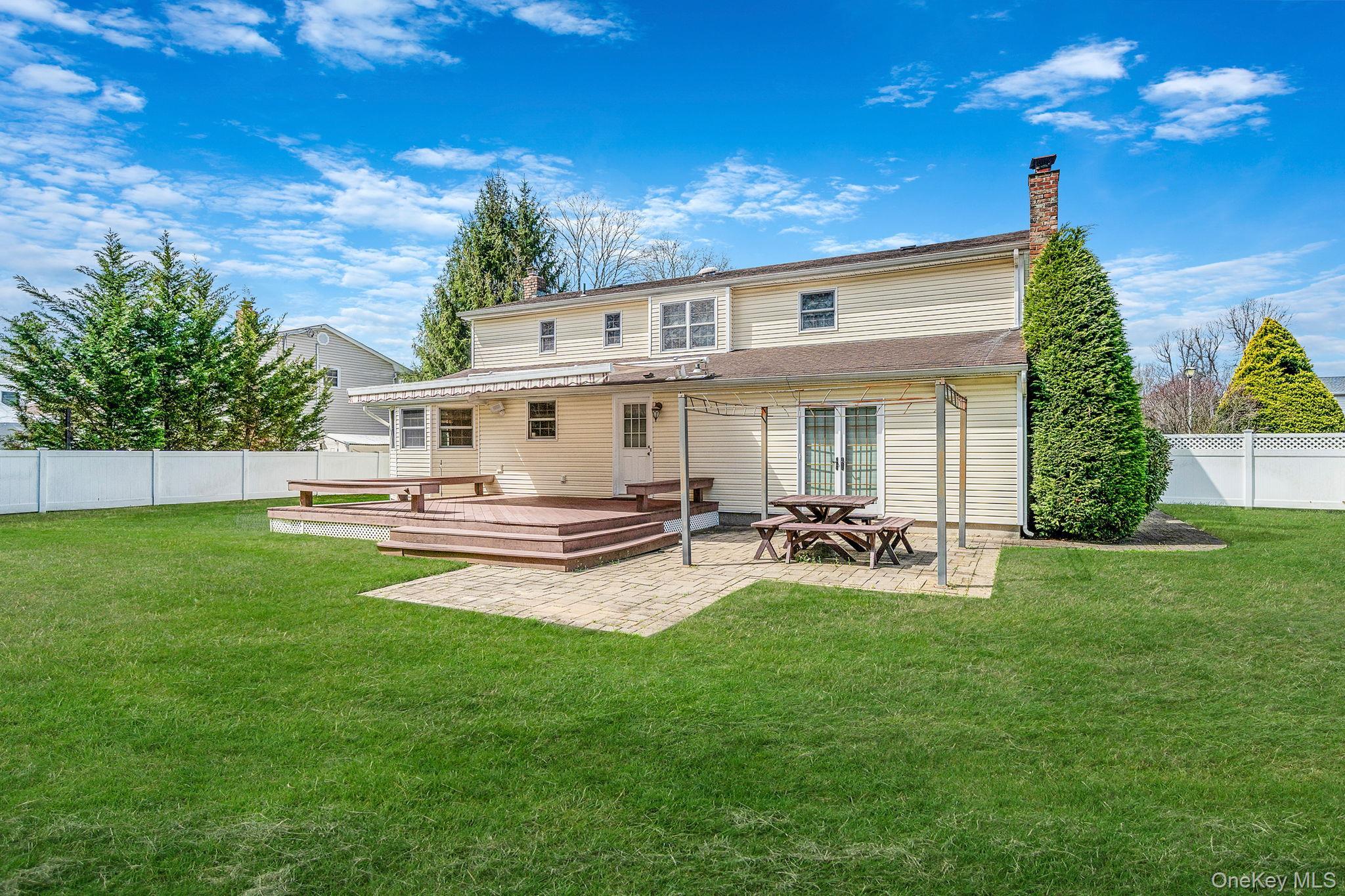 Single Family Wedgewood  Suffolk County, NY 11788, MLS-974952-9