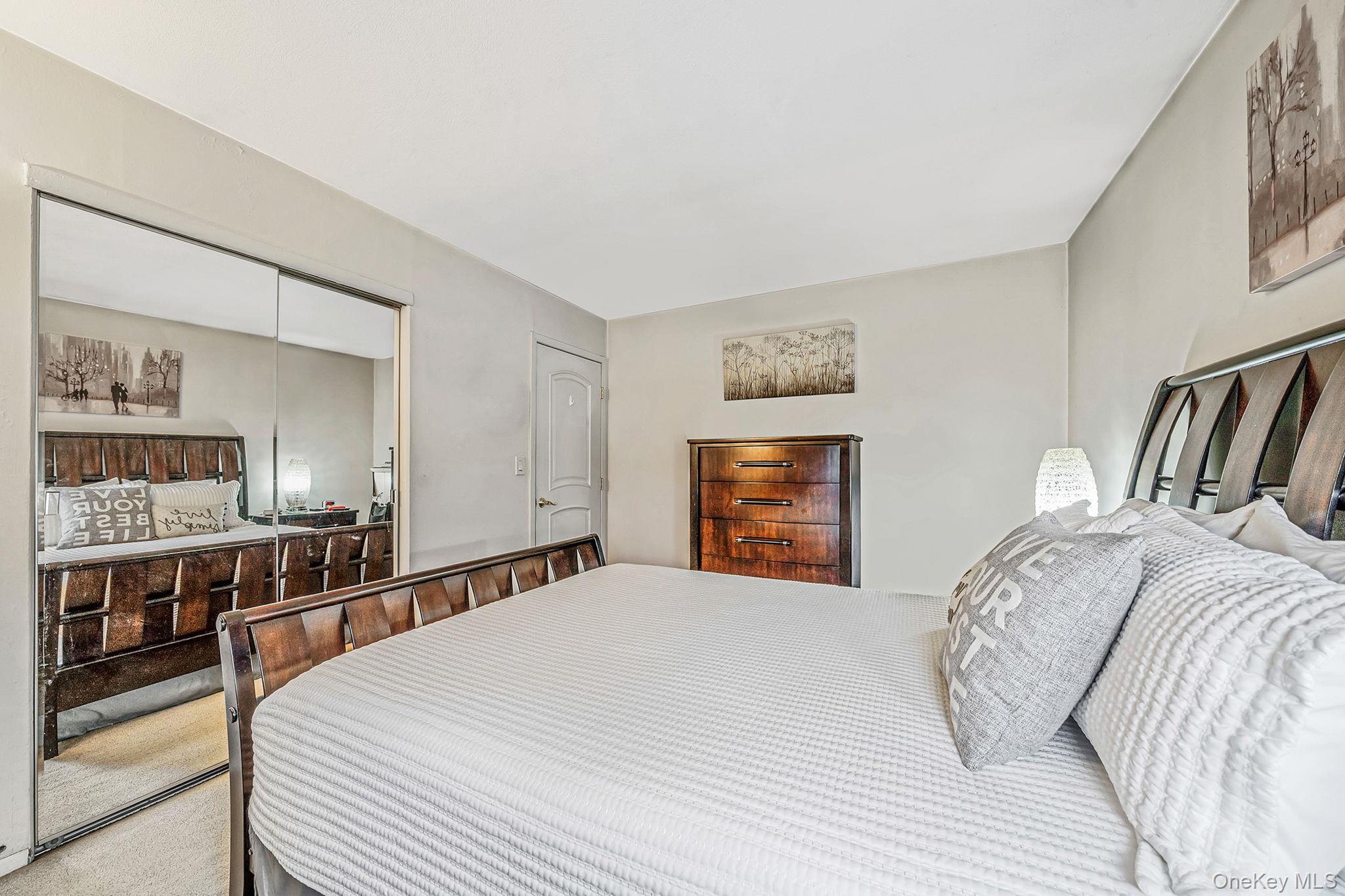 Single Family Conerty Suffolk County, NY 11717, MLS-974958-11