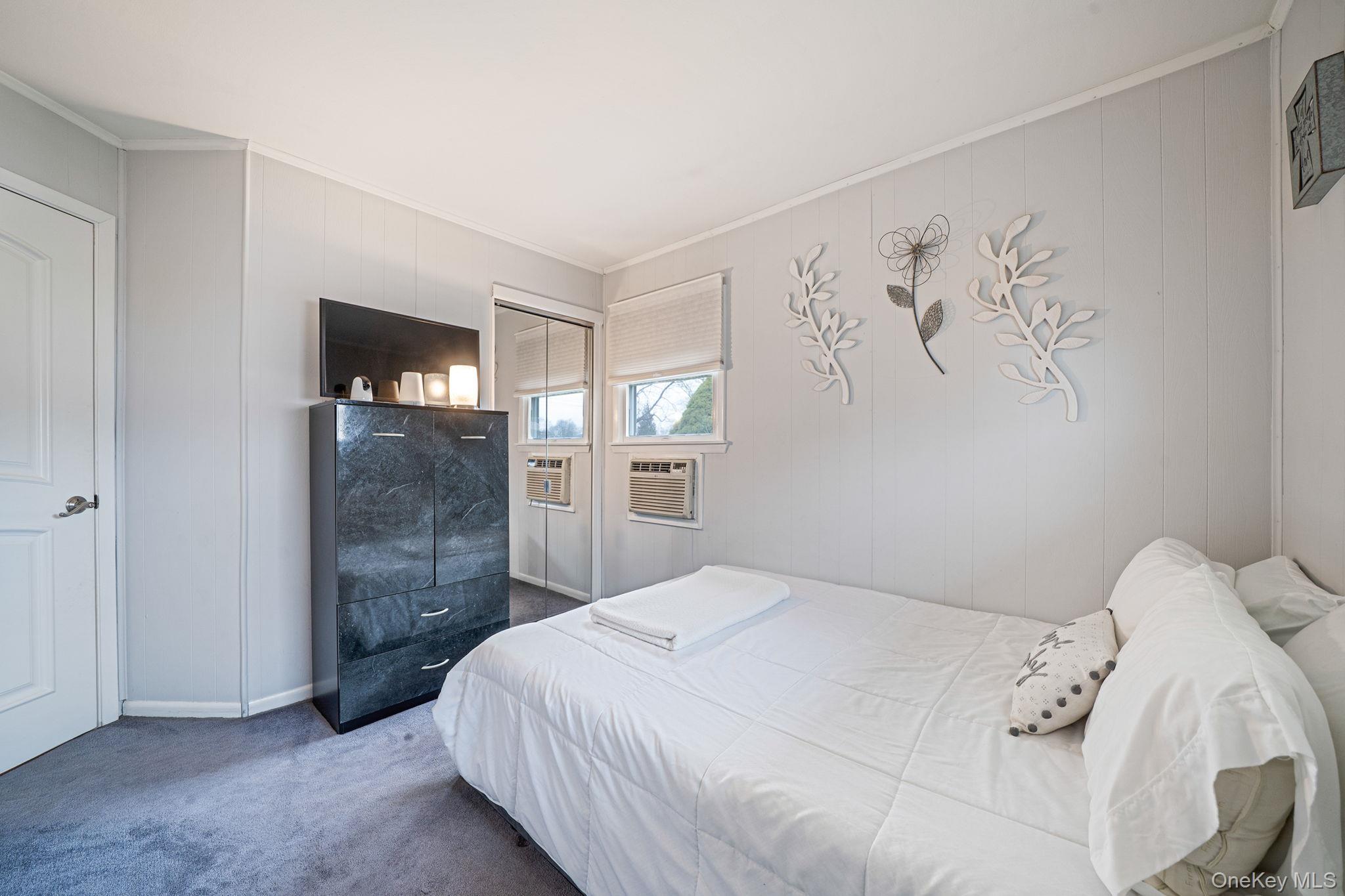 Single Family Conerty Suffolk County, NY 11717, MLS-974958-13