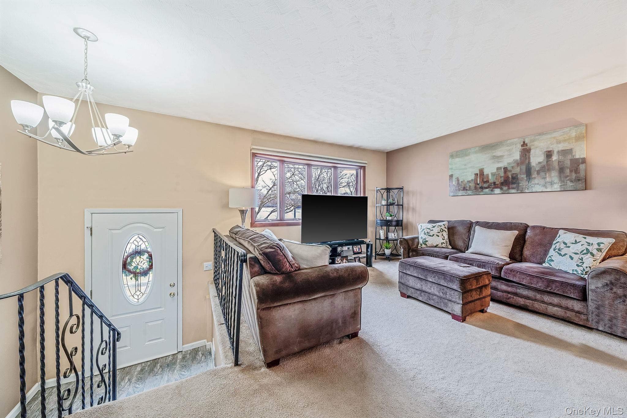 Single Family Conerty Suffolk County, NY 11717, MLS-974958-3