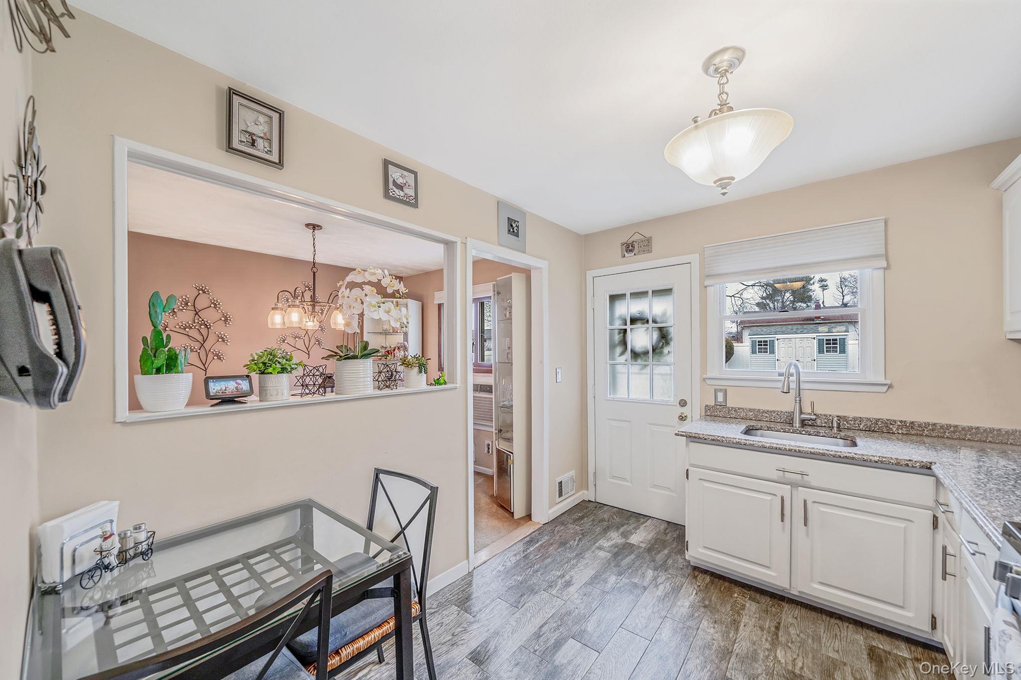 Single Family Conerty Suffolk County, NY 11717, MLS-974958-5