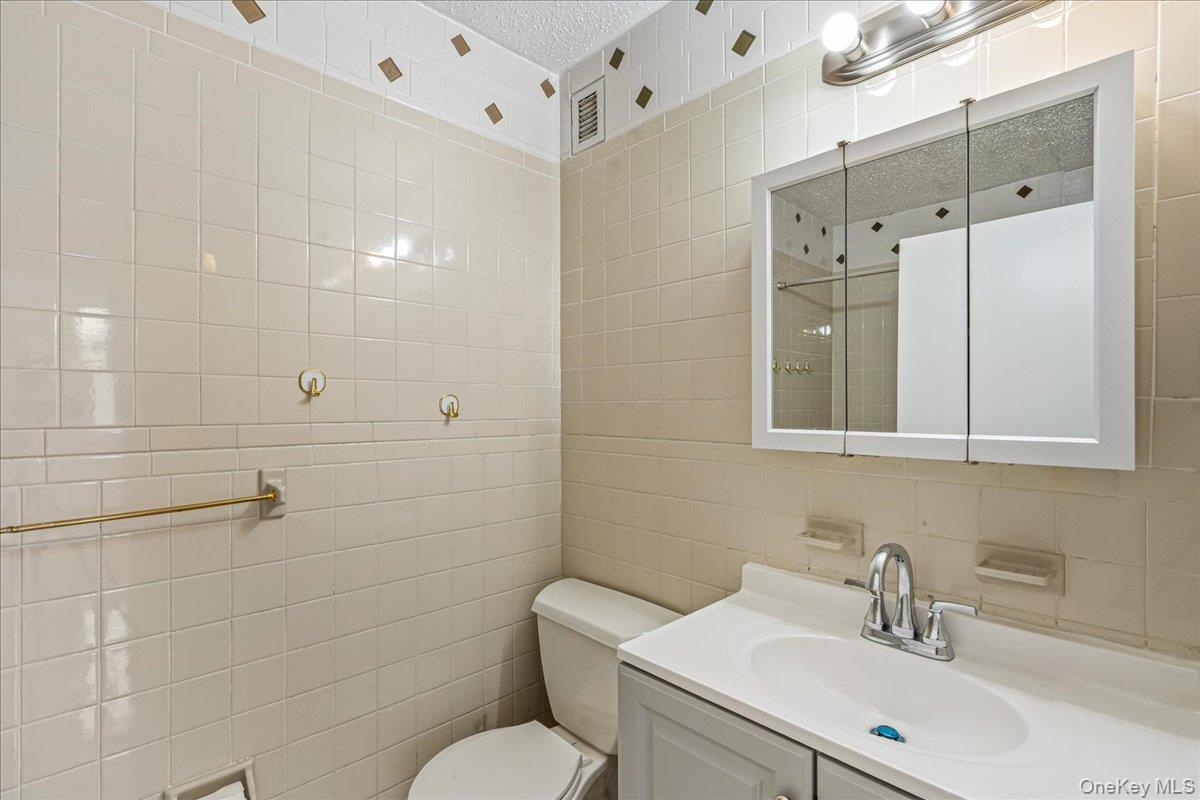 Condo Roosevelt  Queens, NY 11354, MLS-975009-13