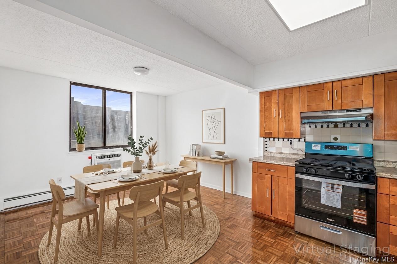 Condo Roosevelt  Queens, NY 11354, MLS-975009-6