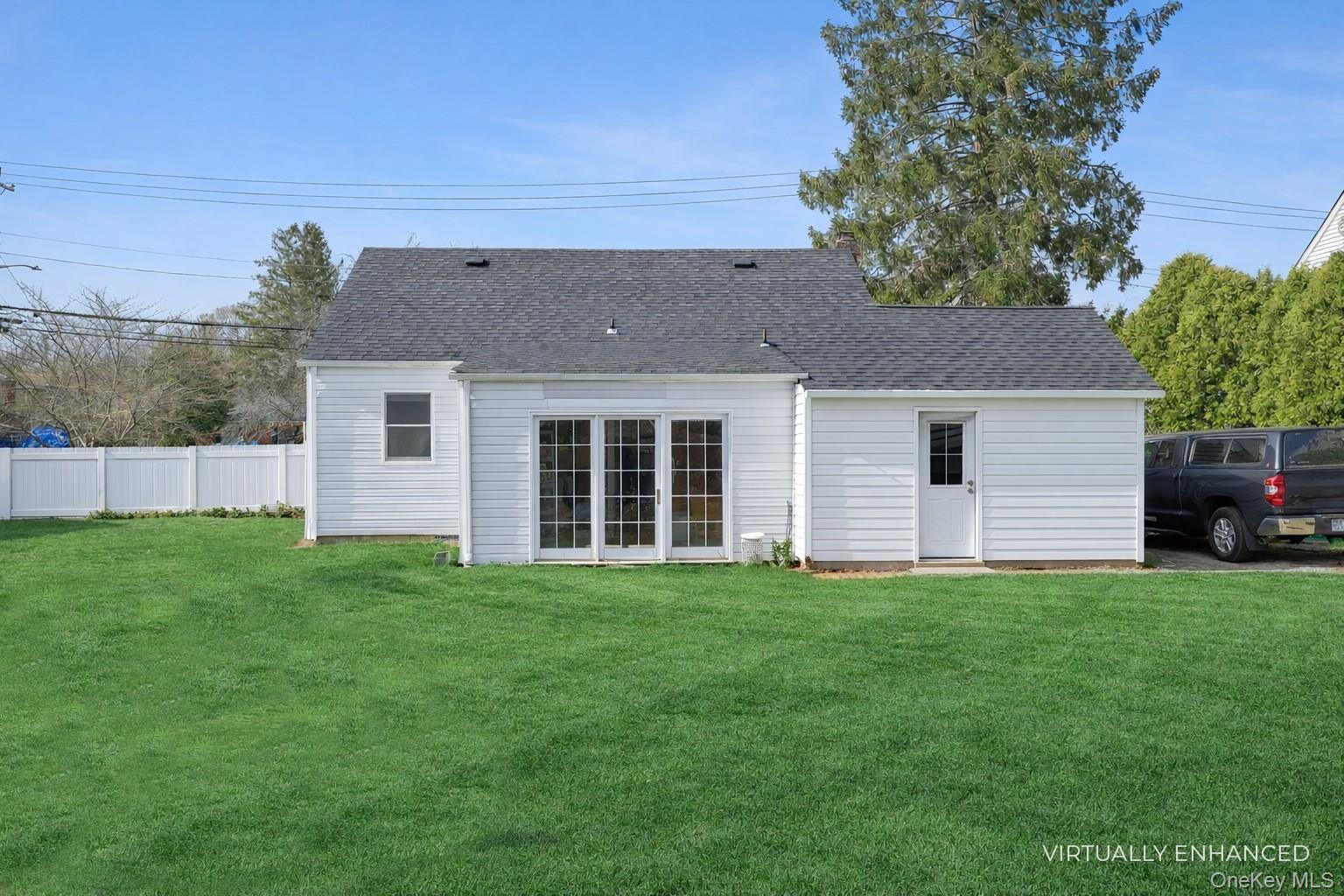 Single Family Smith  Suffolk County, NY 11740, MLS-975011-29