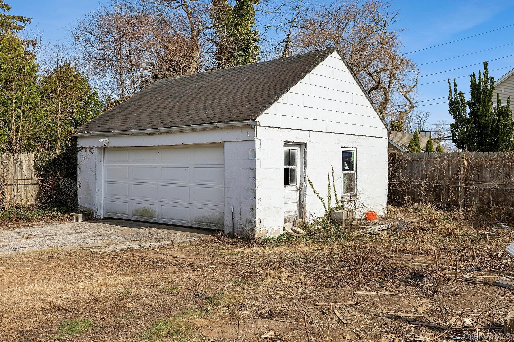 Single Family Smith  Suffolk County, NY 11740, MLS-975011-32