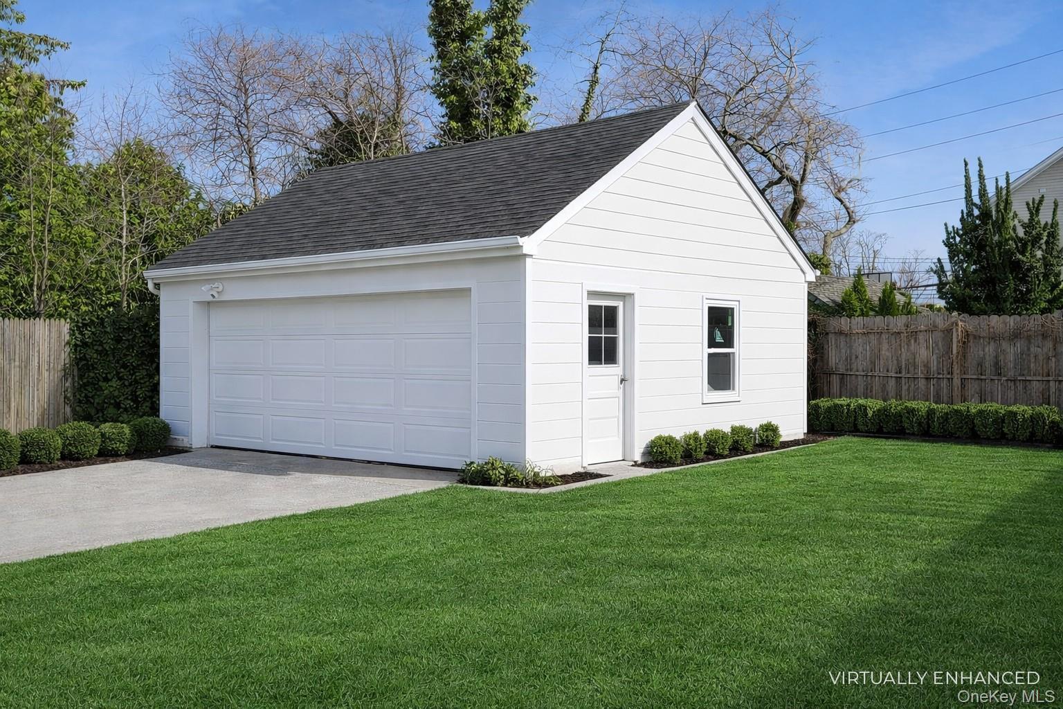 Single Family Smith  Suffolk County, NY 11740, MLS-975011-33