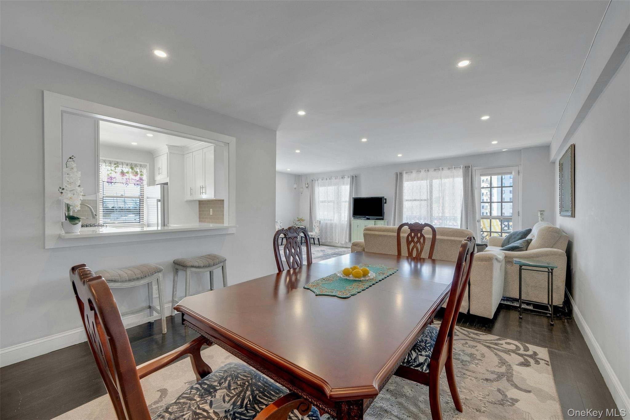 Coop Pelham Westchester County, NY 10805, MLS-975029-12