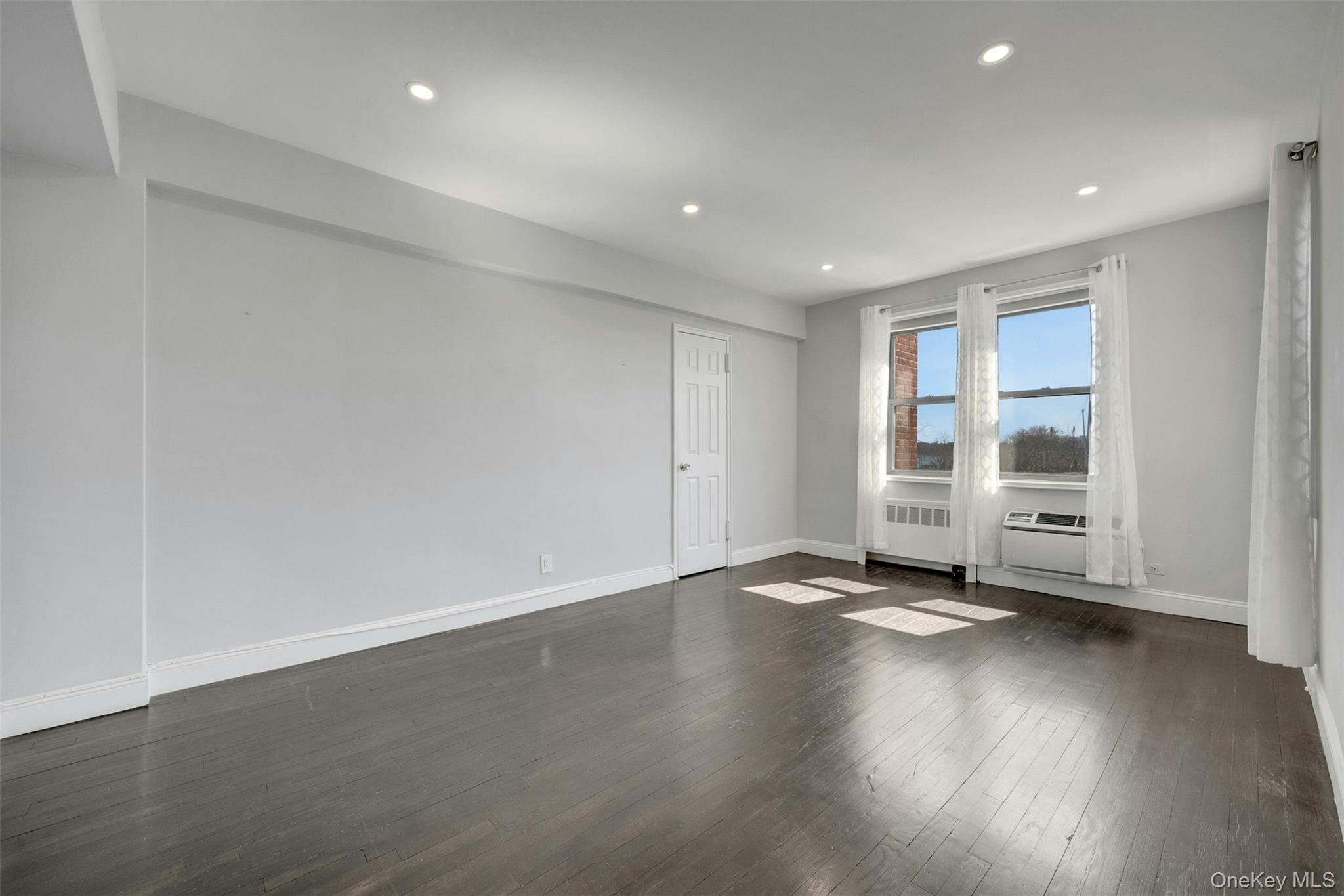 Coop Pelham Westchester County, NY 10805, MLS-975029-15