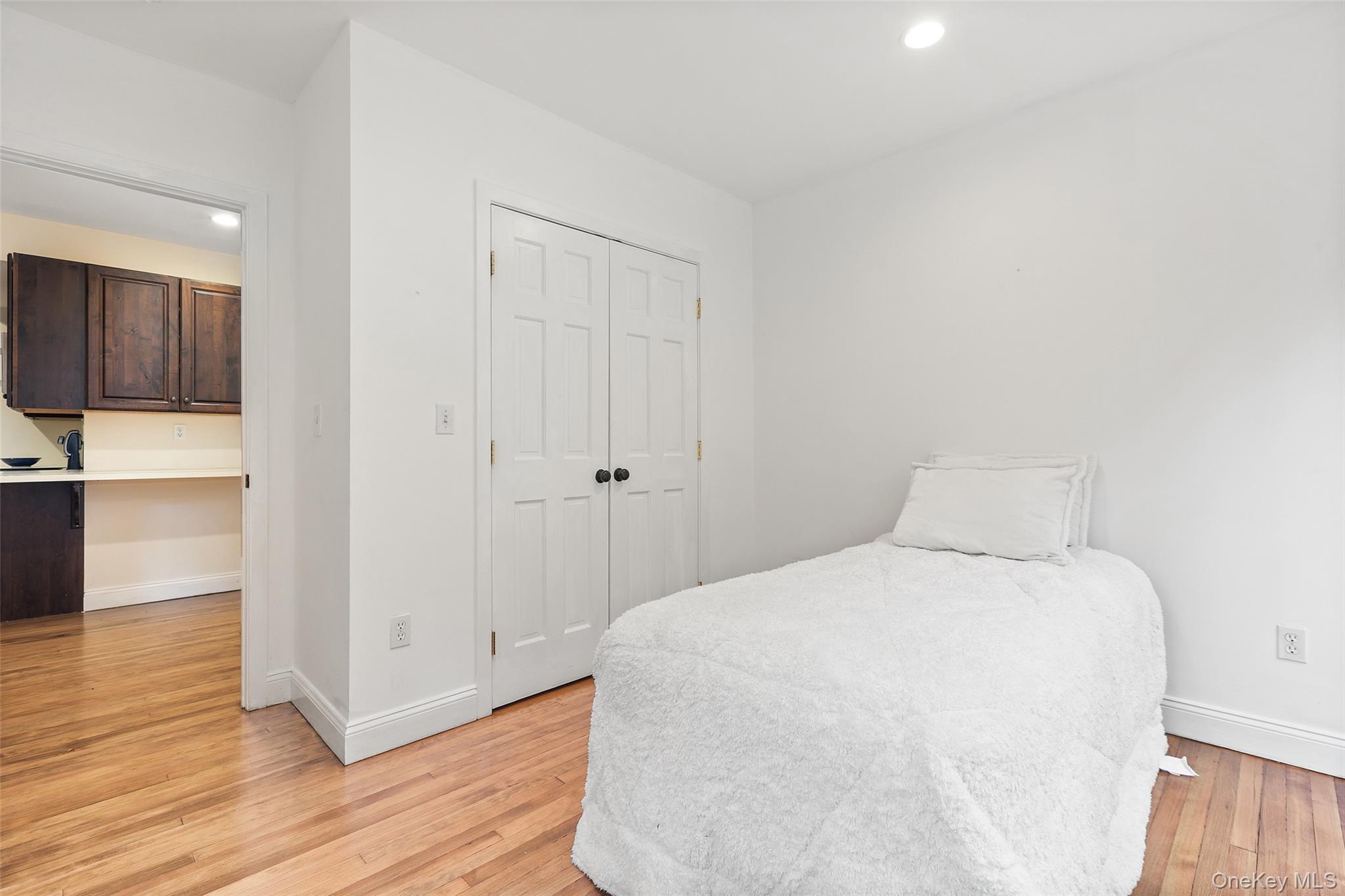 Single Family Huntville  Westchester County, NY 10536, MLS-975039-20