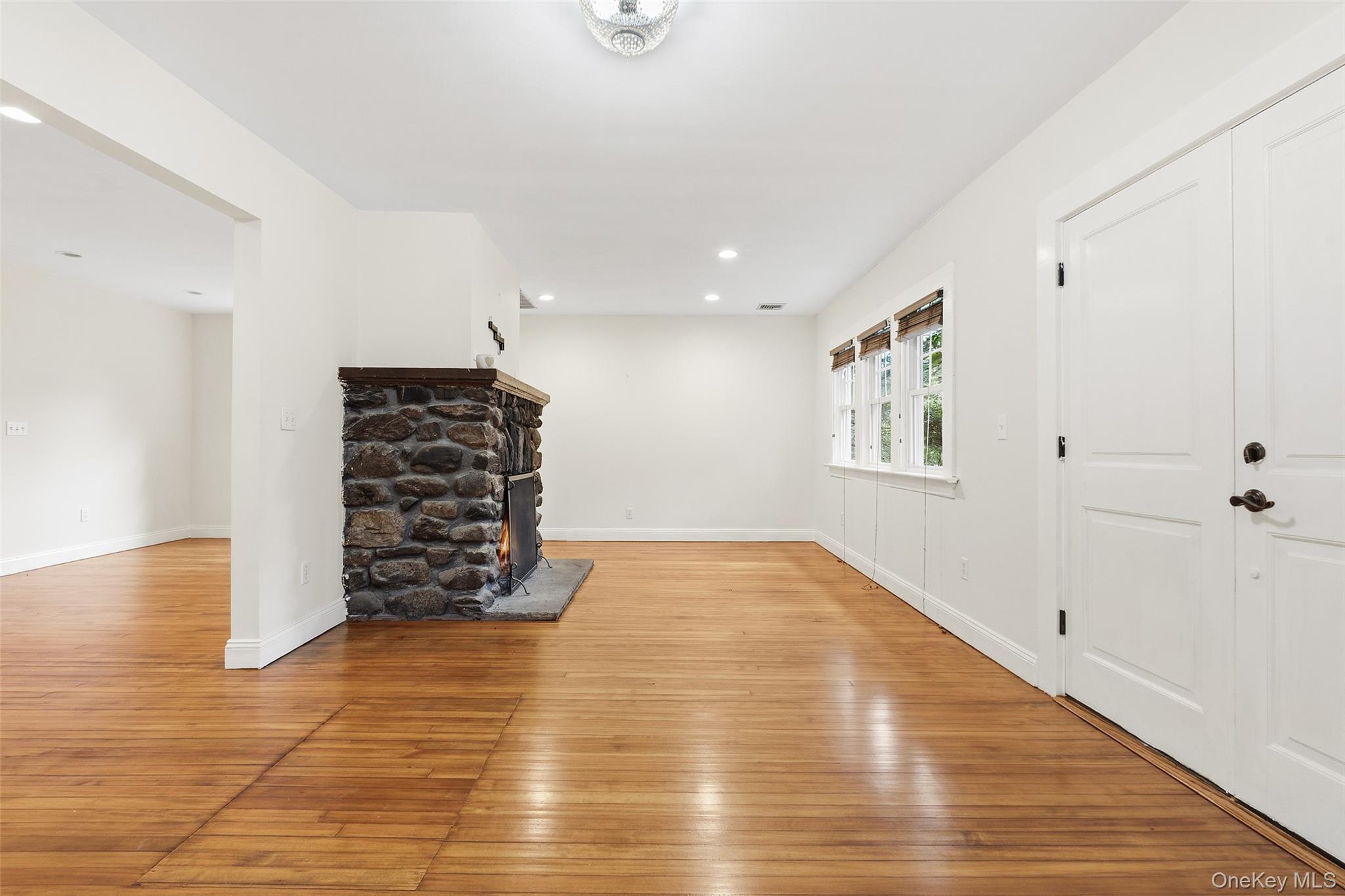 Single Family Huntville  Westchester County, NY 10536, MLS-975039-21