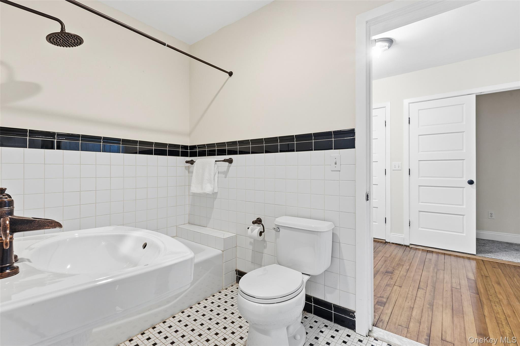 Single Family Huntville  Westchester County, NY 10536, MLS-975039-25
