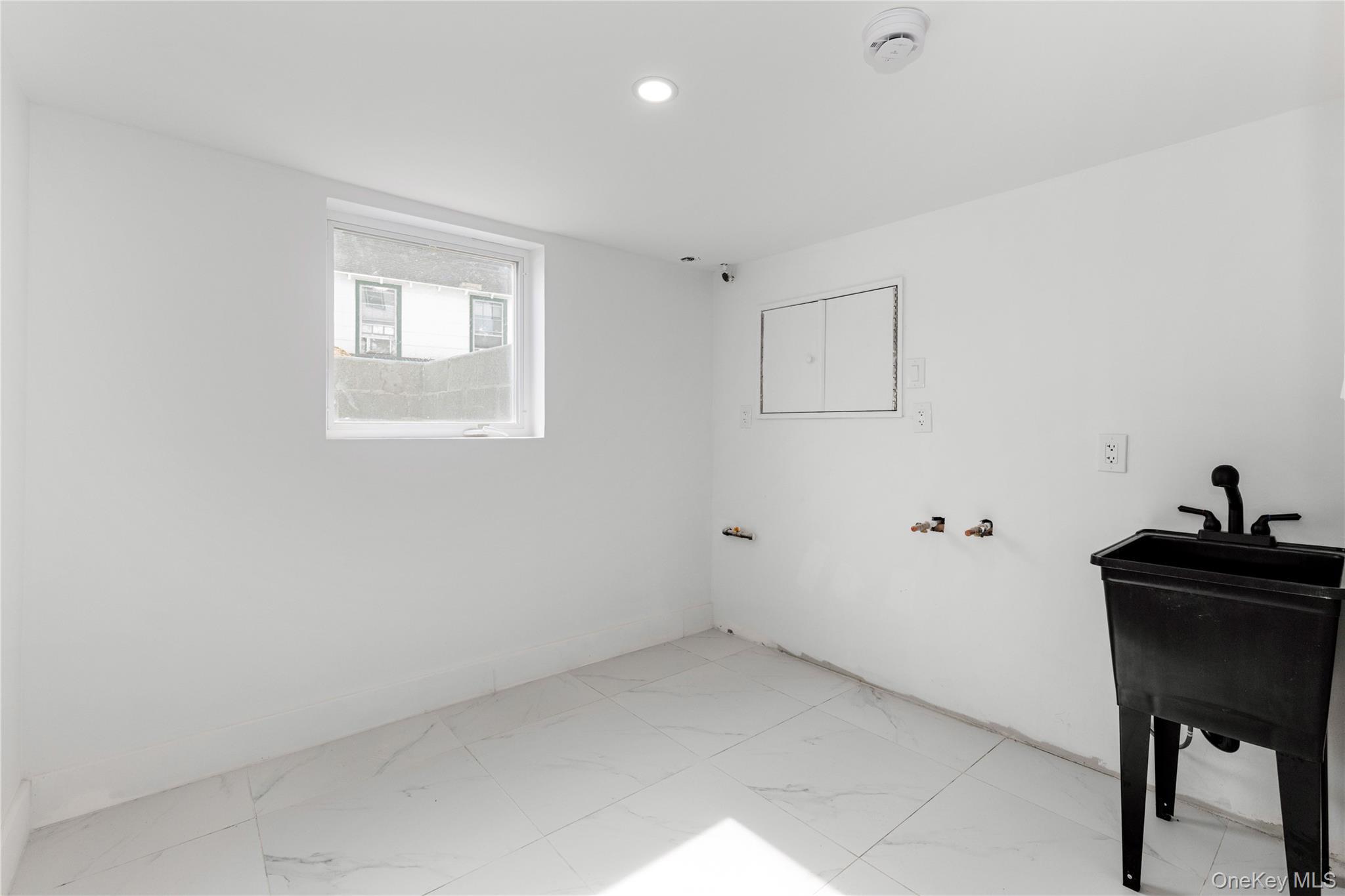 Single Family Ellison  Nassau County, NY 11520, MLS-975041-28