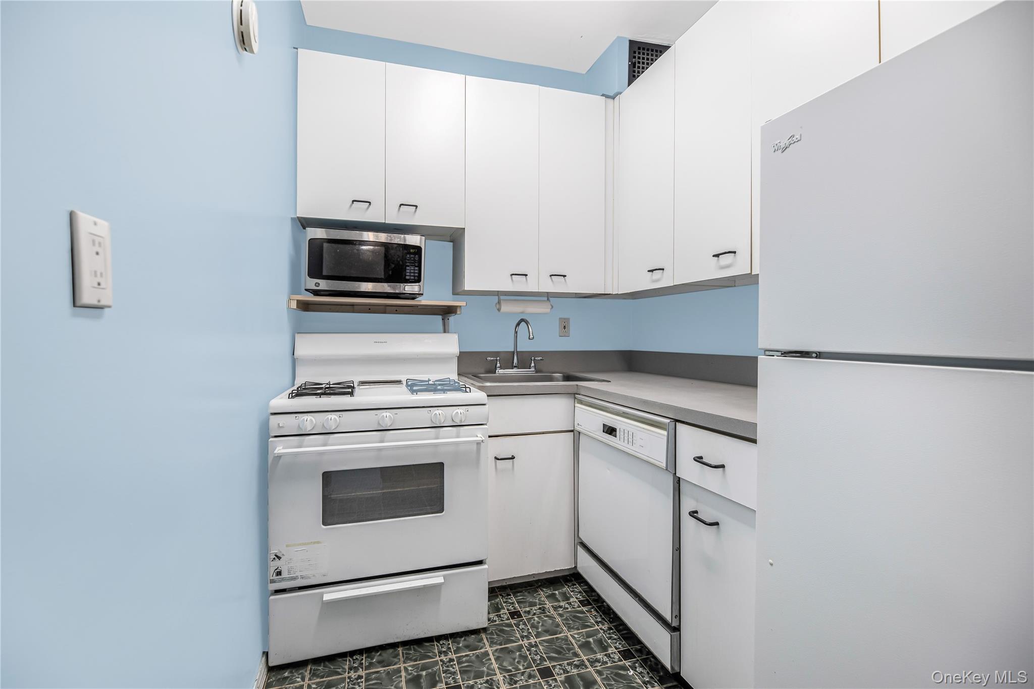 Coop Central  Westchester County, NY 10606, MLS-975051-17