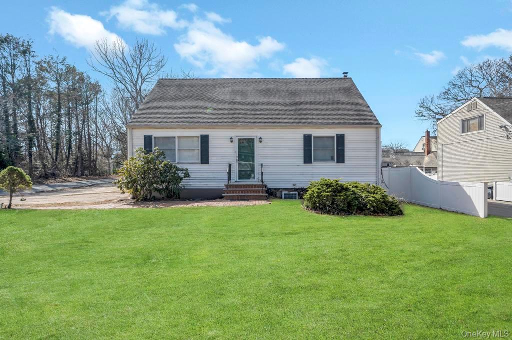 Single Family Park  Suffolk County, NY 11720, MLS-975066-2