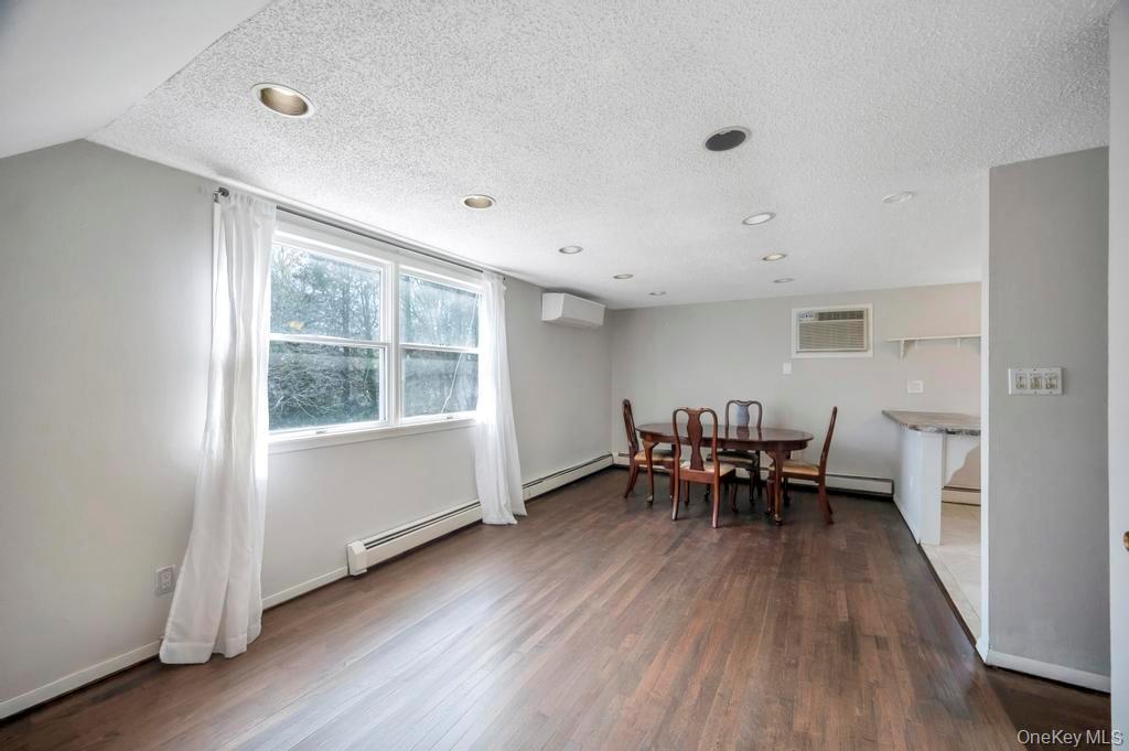 Single Family Park  Suffolk County, NY 11720, MLS-975066-25