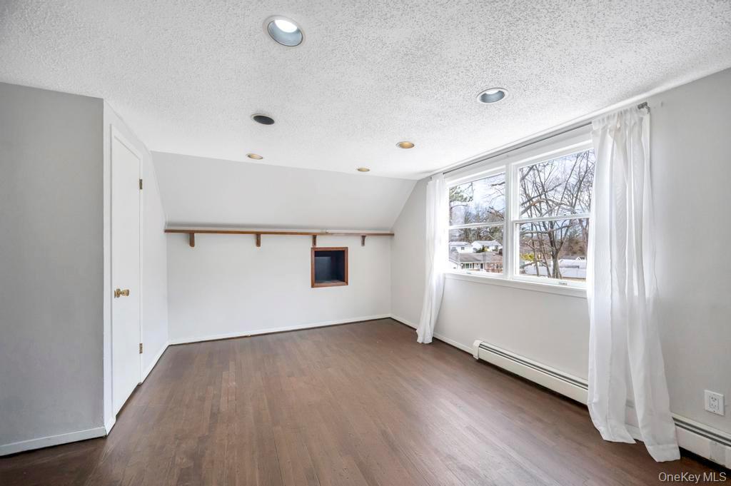 Single Family Park  Suffolk County, NY 11720, MLS-975066-26