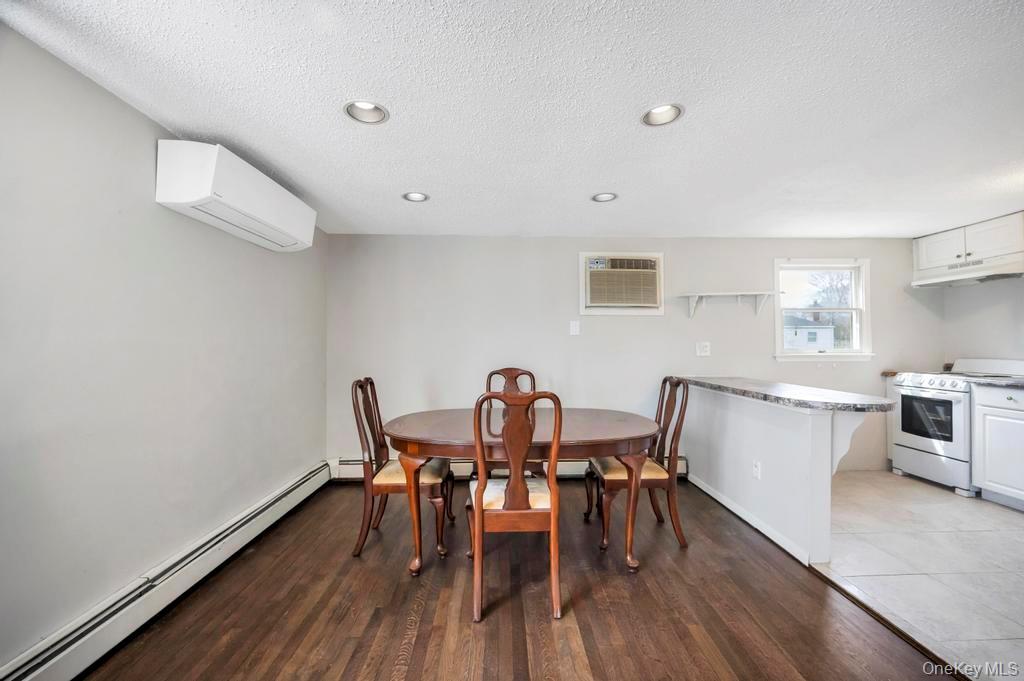 Single Family Park  Suffolk County, NY 11720, MLS-975066-27