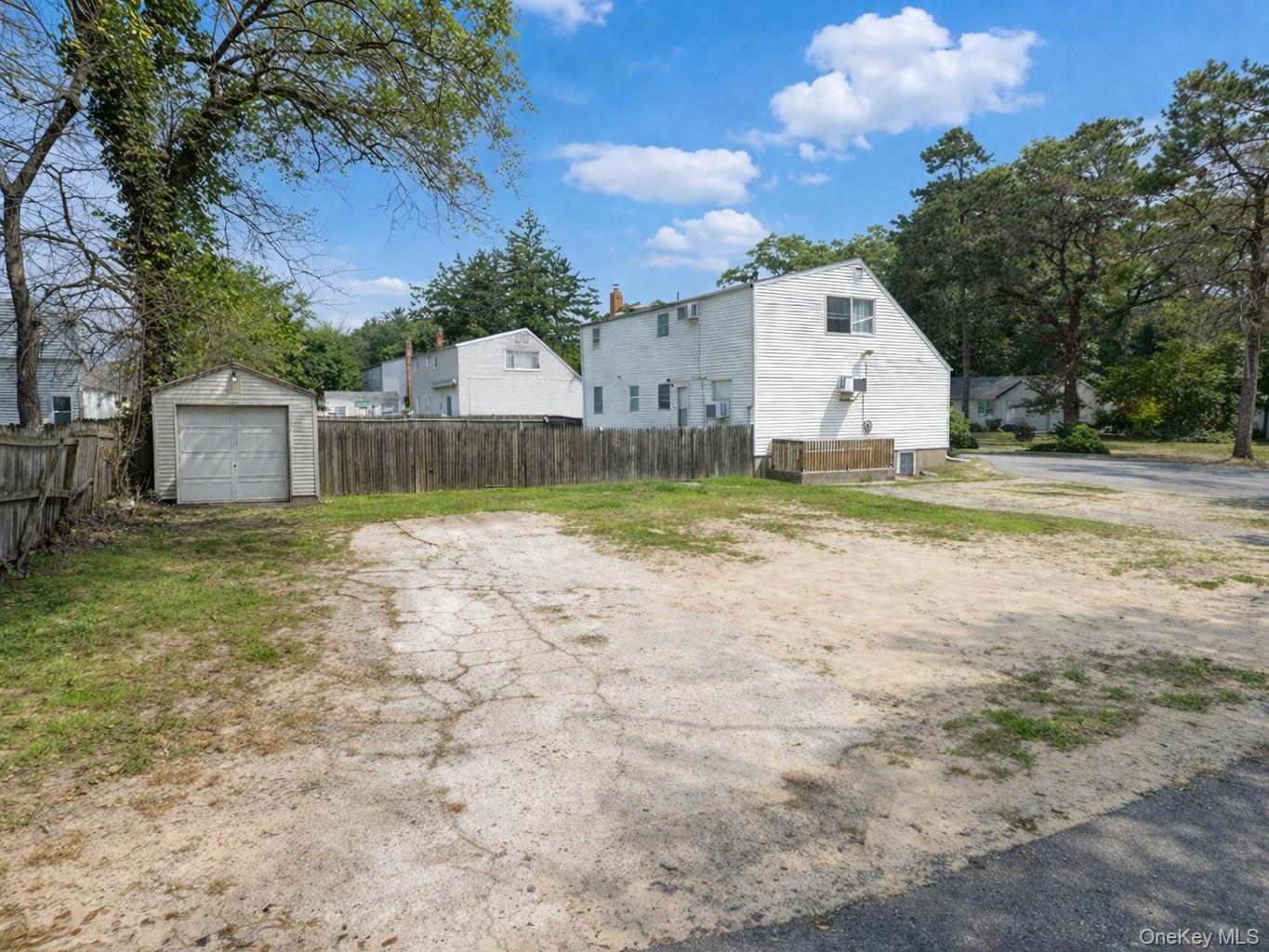 Single Family Park  Suffolk County, NY 11720, MLS-975066-3