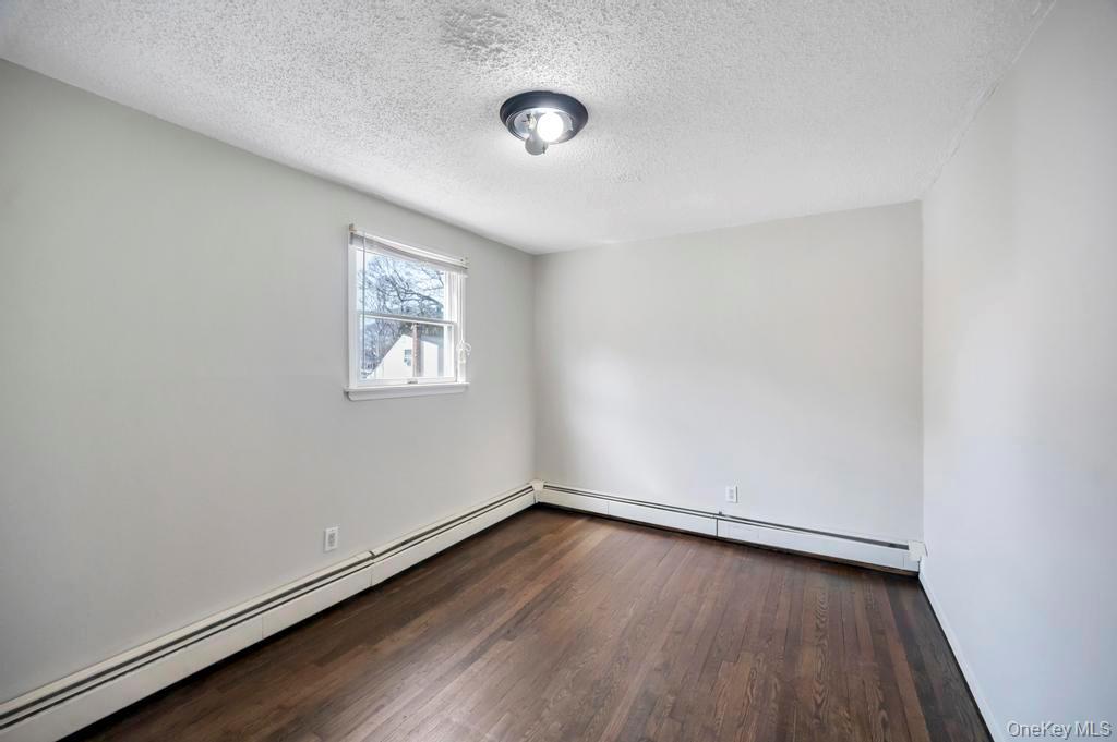 Single Family Park  Suffolk County, NY 11720, MLS-975066-32