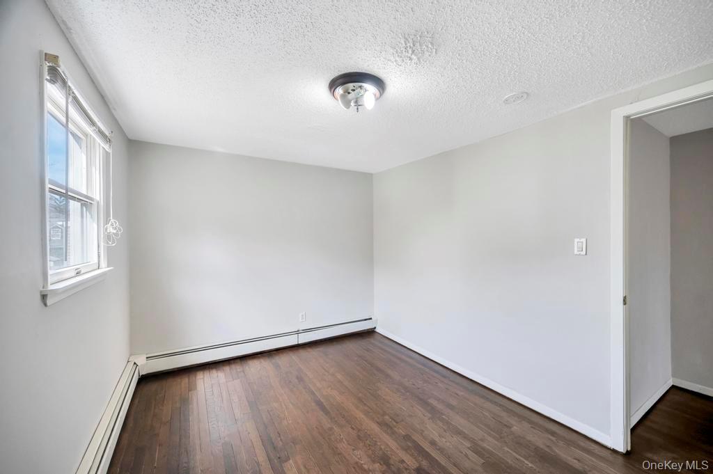 Single Family Park  Suffolk County, NY 11720, MLS-975066-33