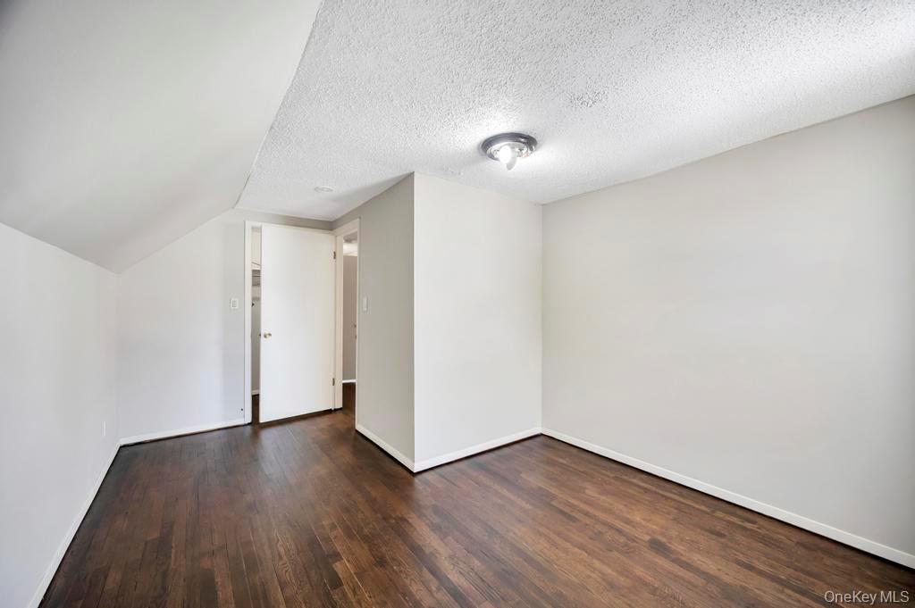 Single Family Park  Suffolk County, NY 11720, MLS-975066-36