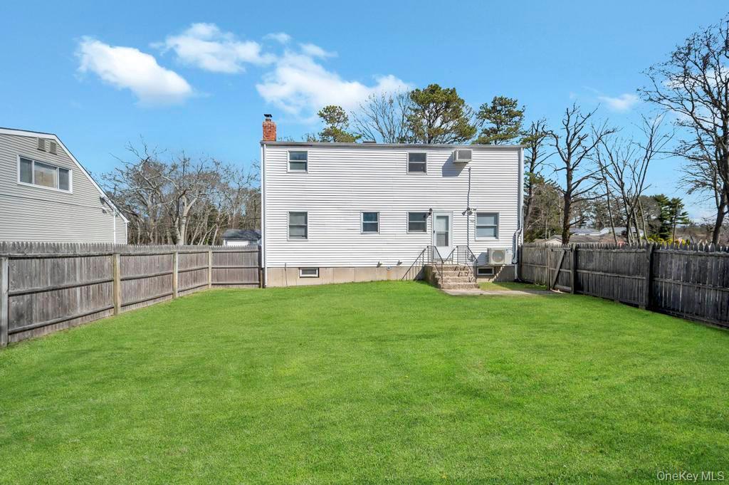 Single Family Park  Suffolk County, NY 11720, MLS-975066-39