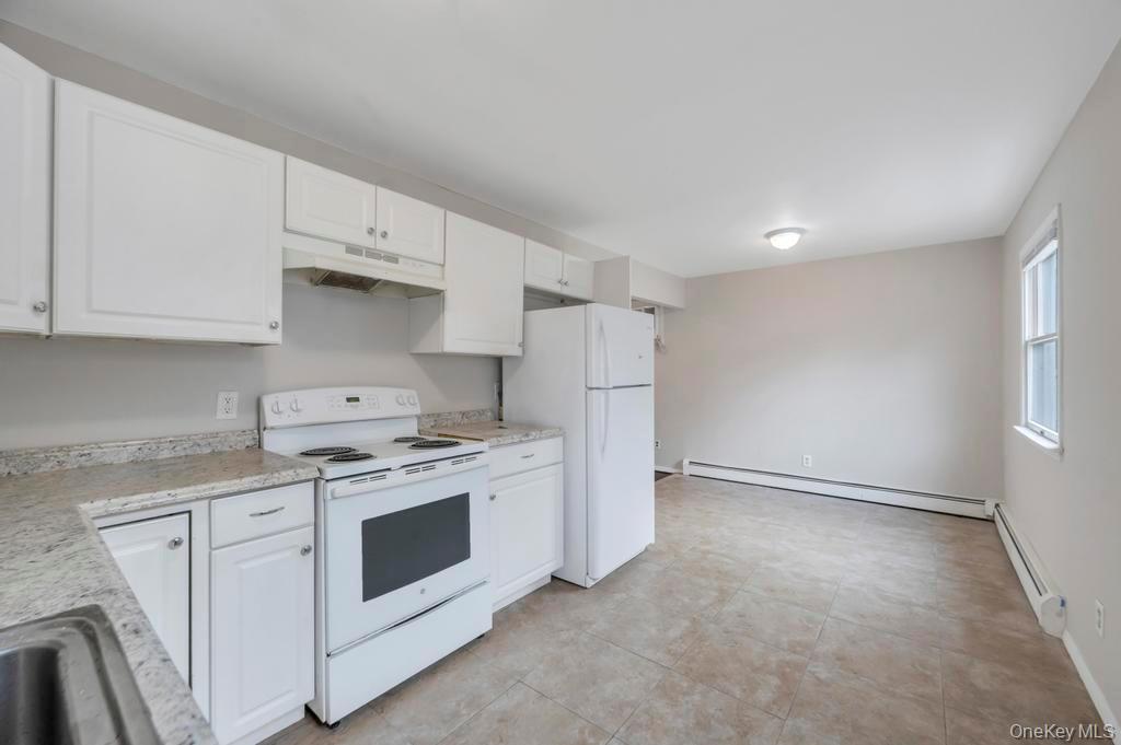 Single Family Park  Suffolk County, NY 11720, MLS-975066-7