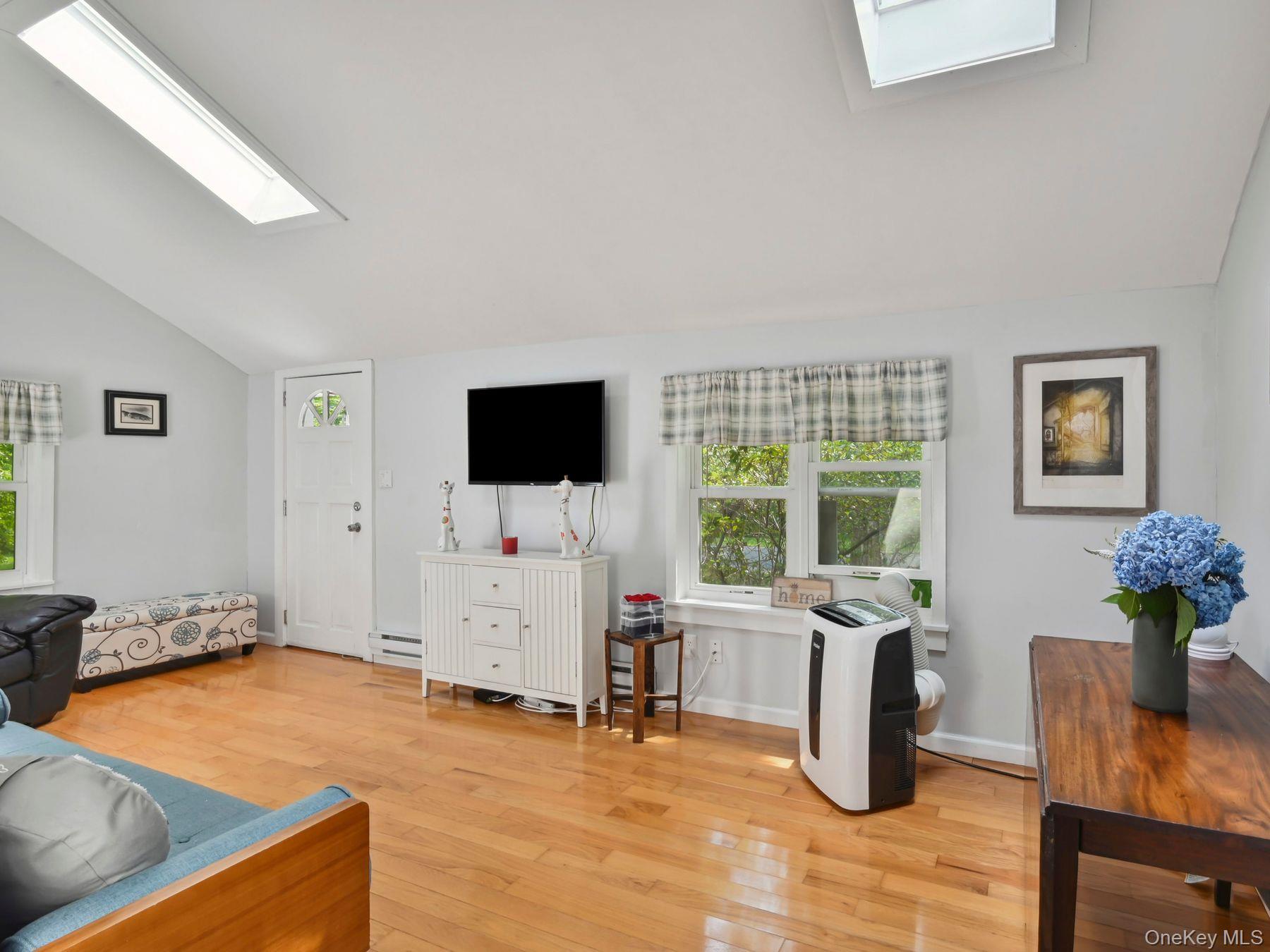 Single Family Hommelville  Ulster County, NY 12477, MLS-975078-2