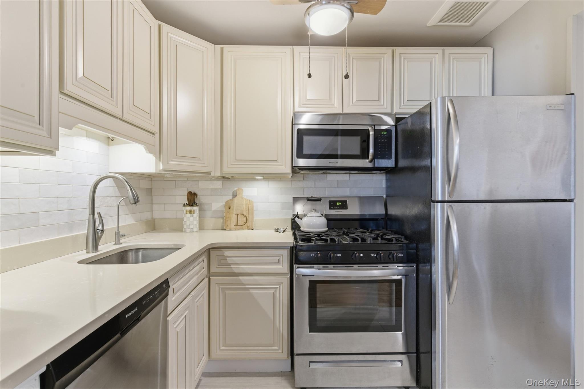 Coop W,  Broadway  Nassau County, NY 11561, MLS-975087-23