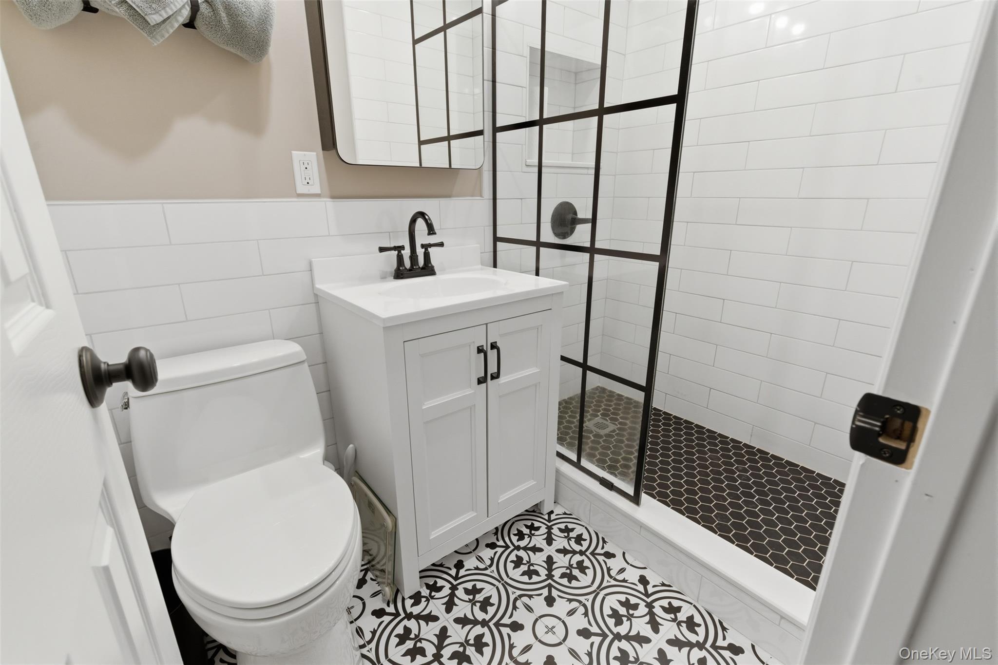 Coop W,  Broadway  Nassau County, NY 11561, MLS-975087-7