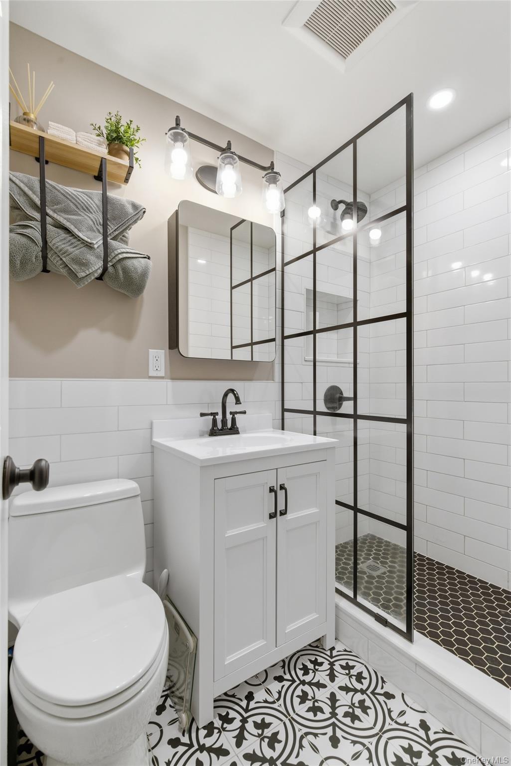 Coop W,  Broadway  Nassau County, NY 11561, MLS-975087-8